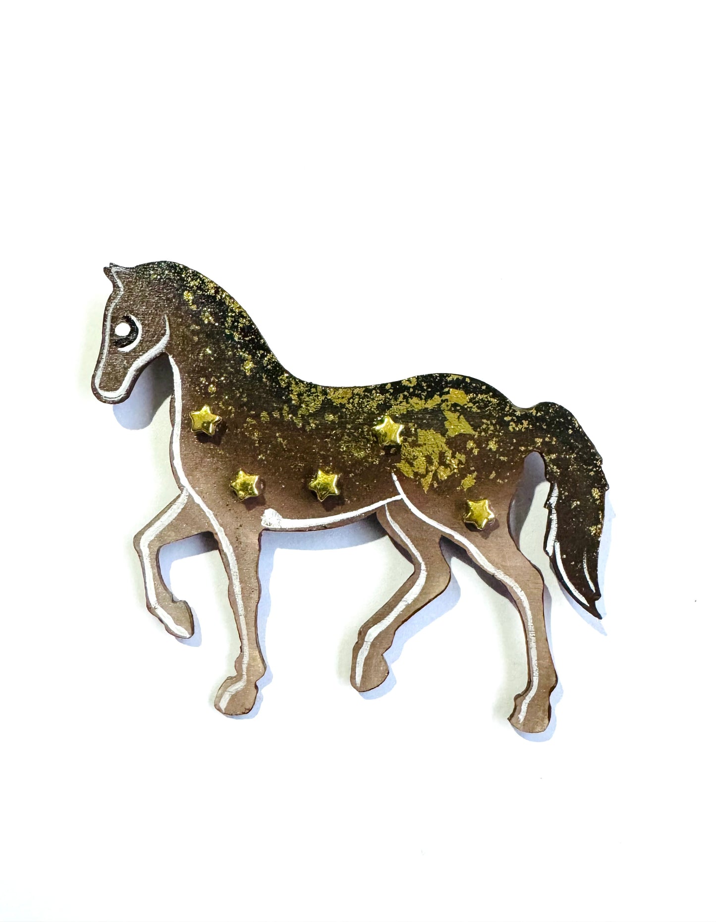 Hand-painted wooden horse brooch (Springcollection) / Kézzel festett fa lovacska bross aranyfüsttel