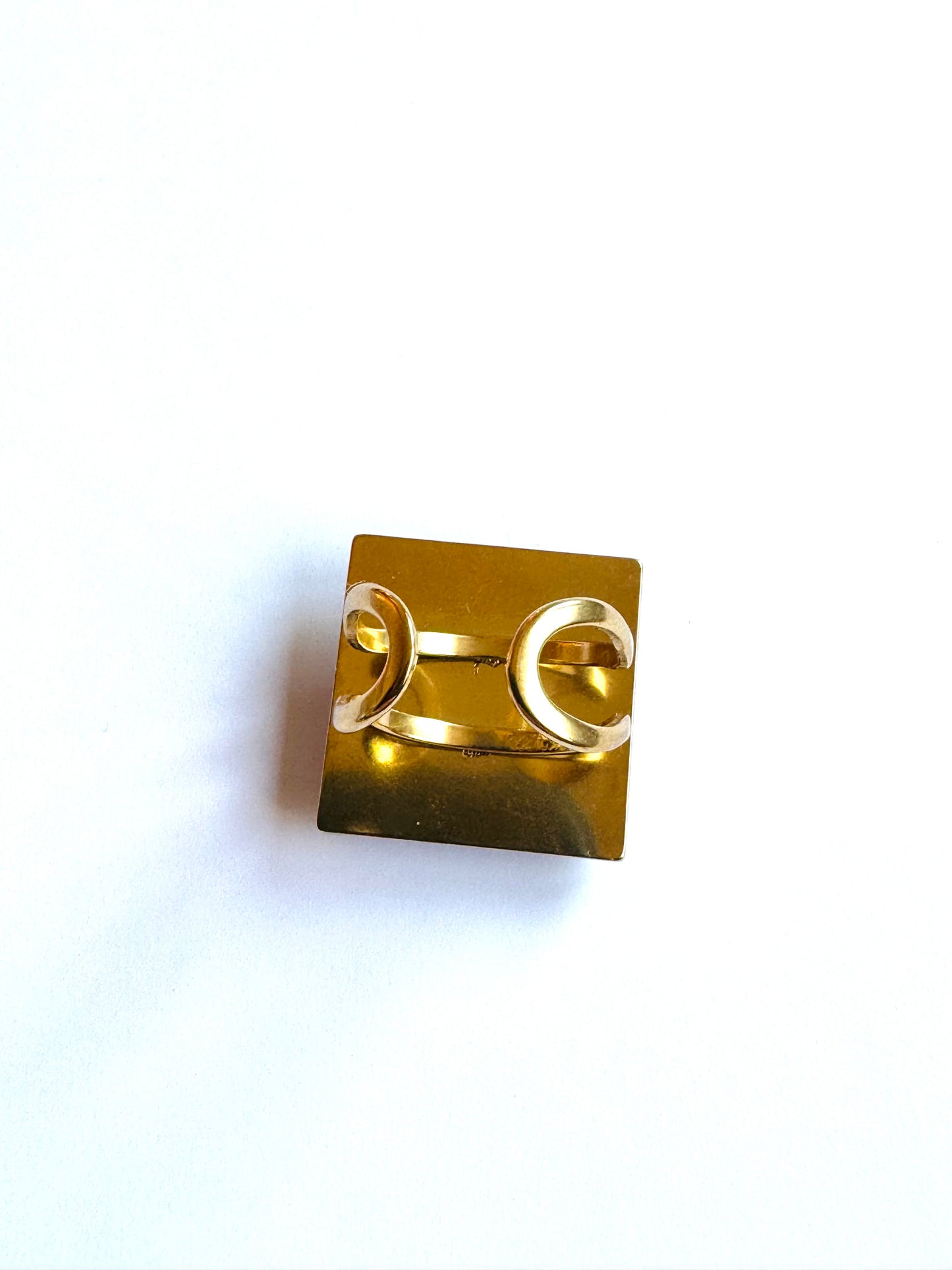 Square ring / Négyzetes gyűrű