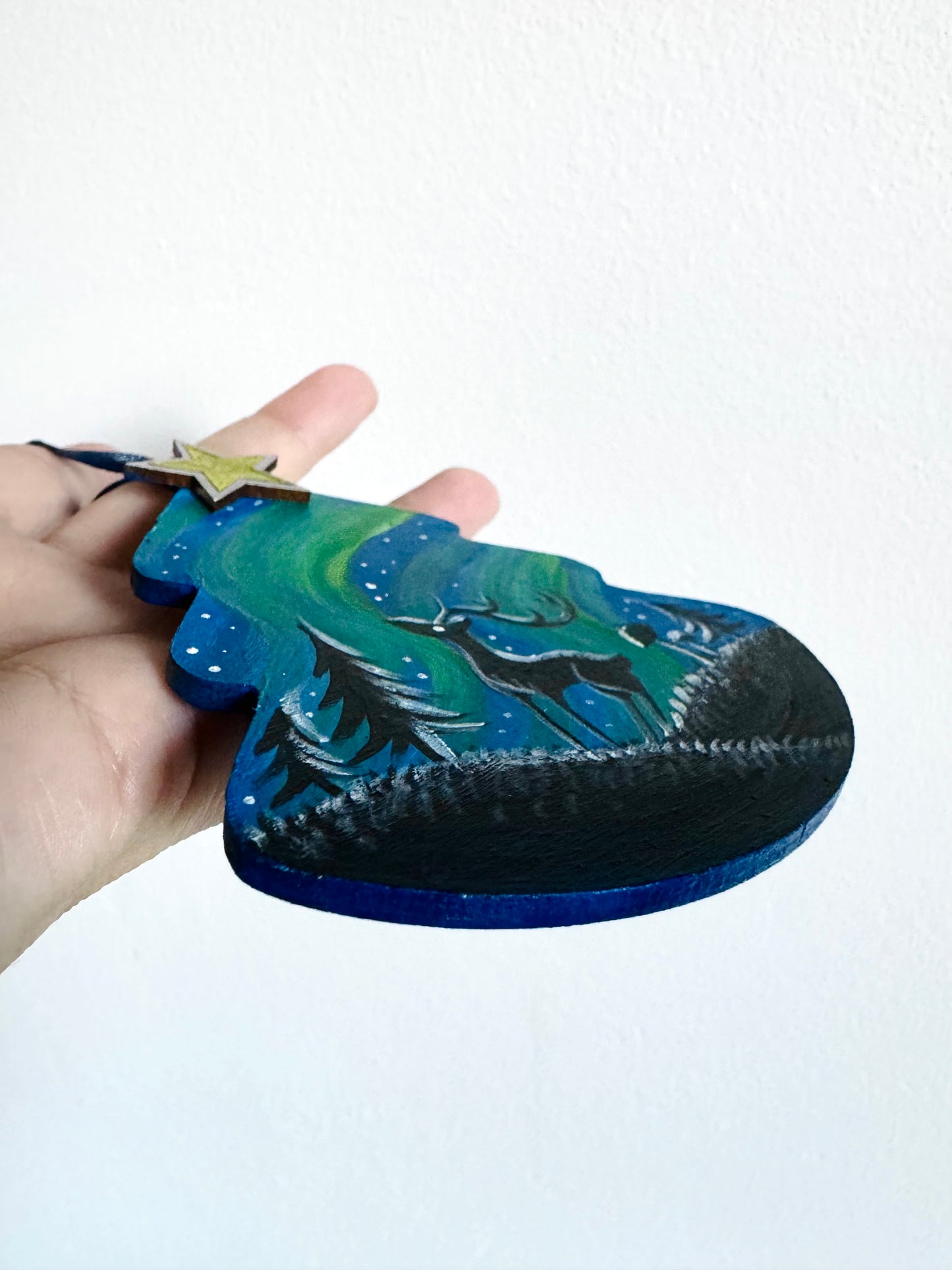 Hand-painted Christmas tree ornament / Kézzel festett karácsonyfa dísz