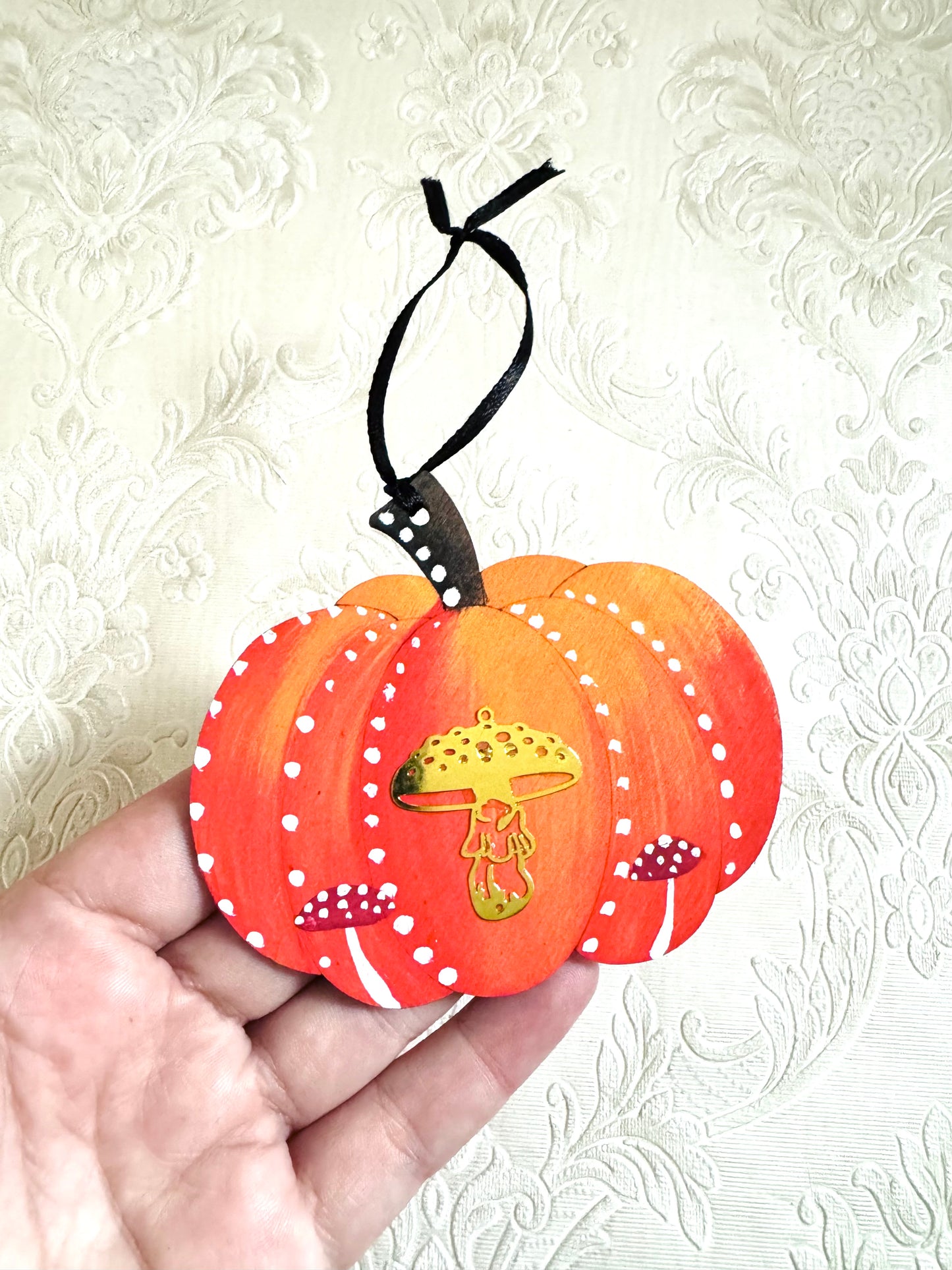 Hand-painted pumpkin MAGNET and ornament / Kézzel festett tök mágnes és dísz