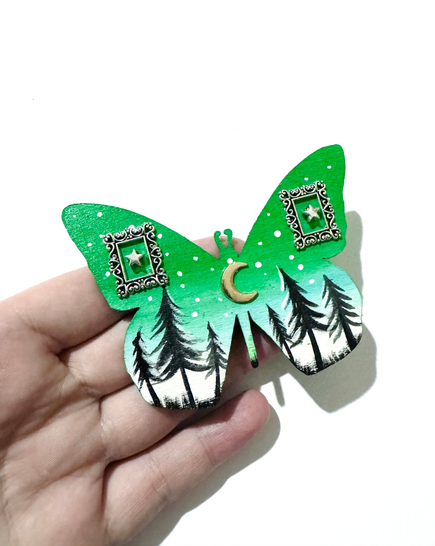 Hand-painted wooden butterfly brooch (Springcollection) / Kézzel festett fa pillangó bross