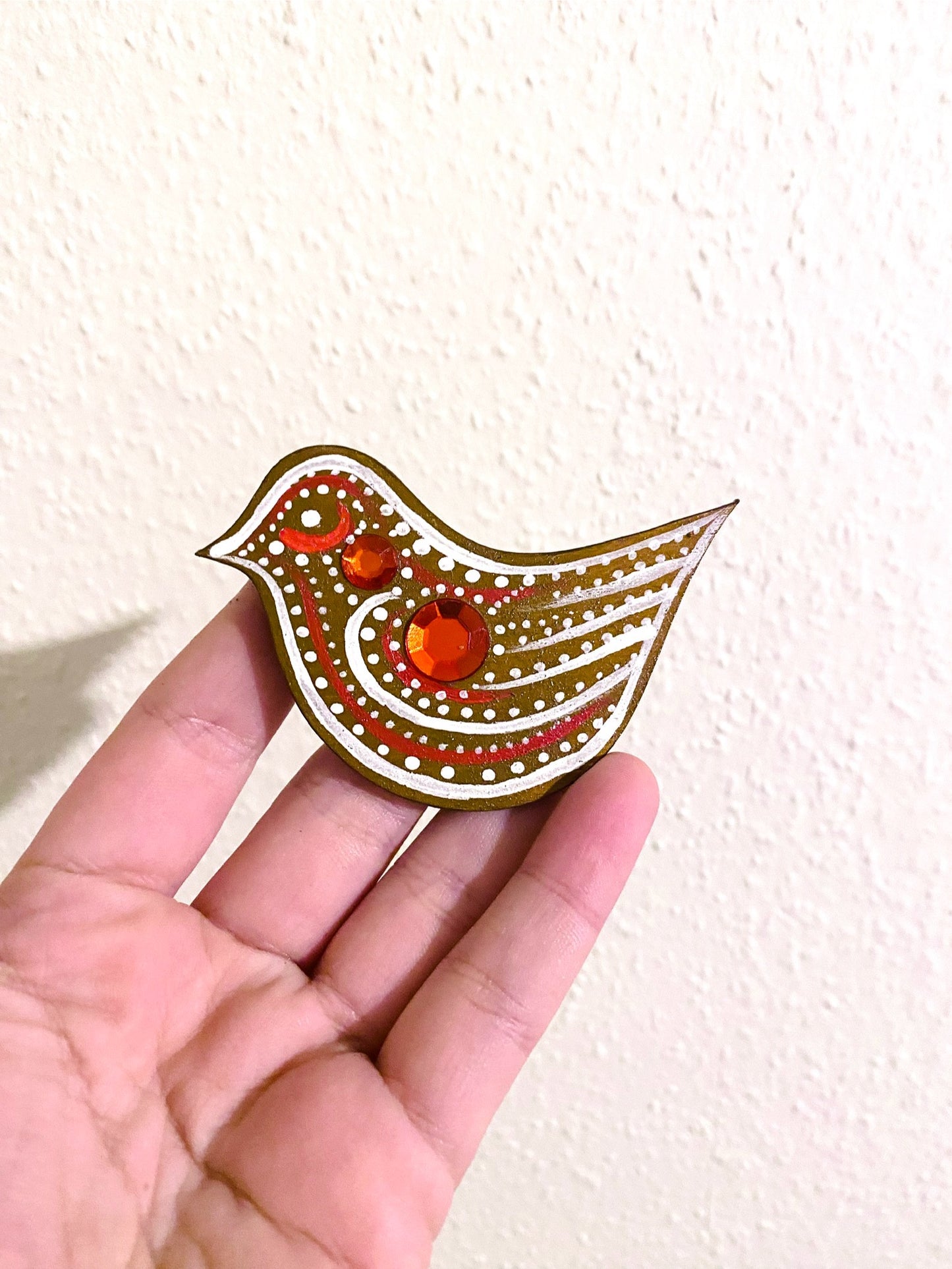 Hand-painted “gingerbread” bird magnet / Kézzel festett “mézeskalács” madárka mágnes