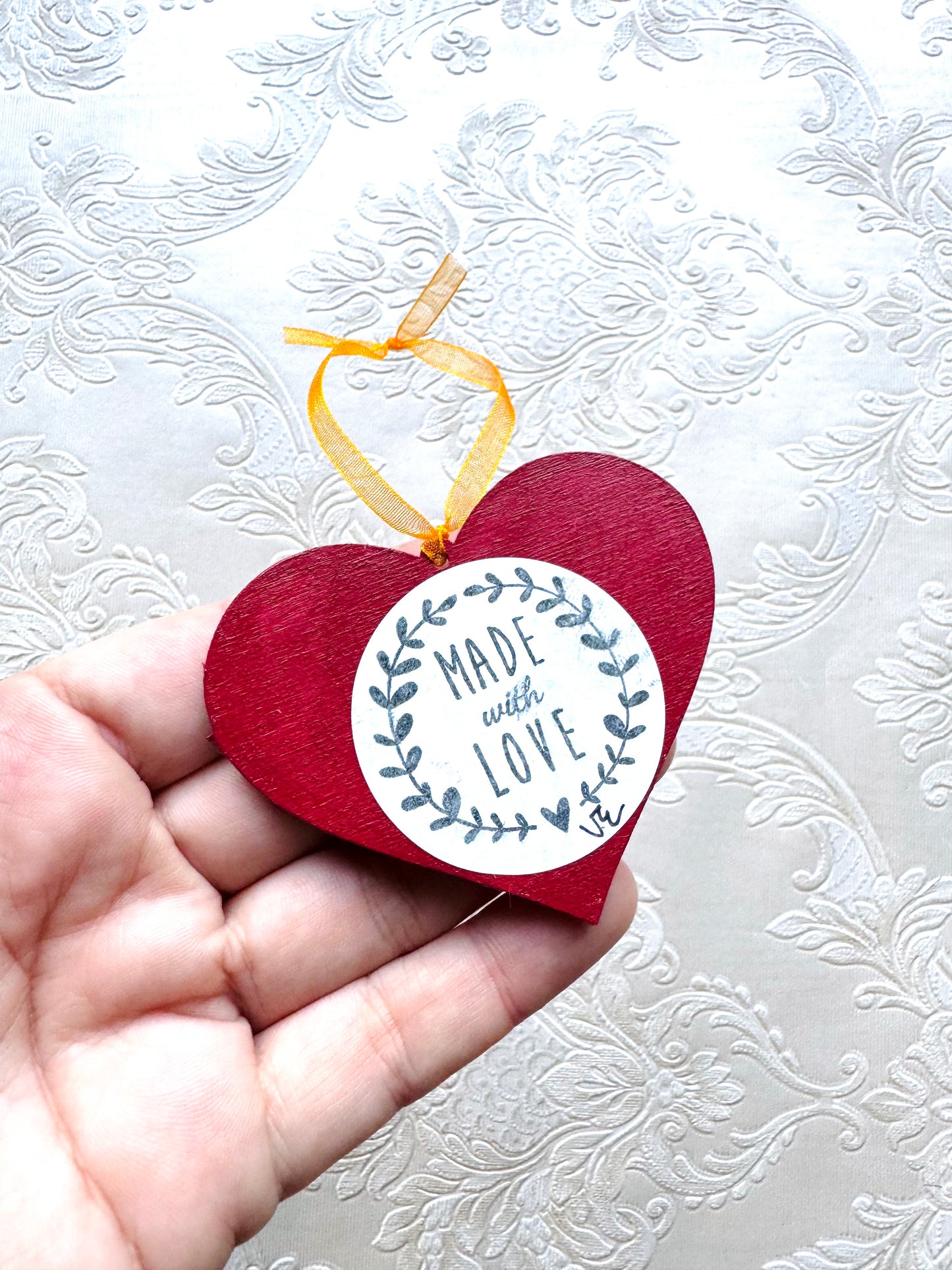 Hand-painted Christmas heart ornament / Kézzel festett karácsonyi szívecske dísz