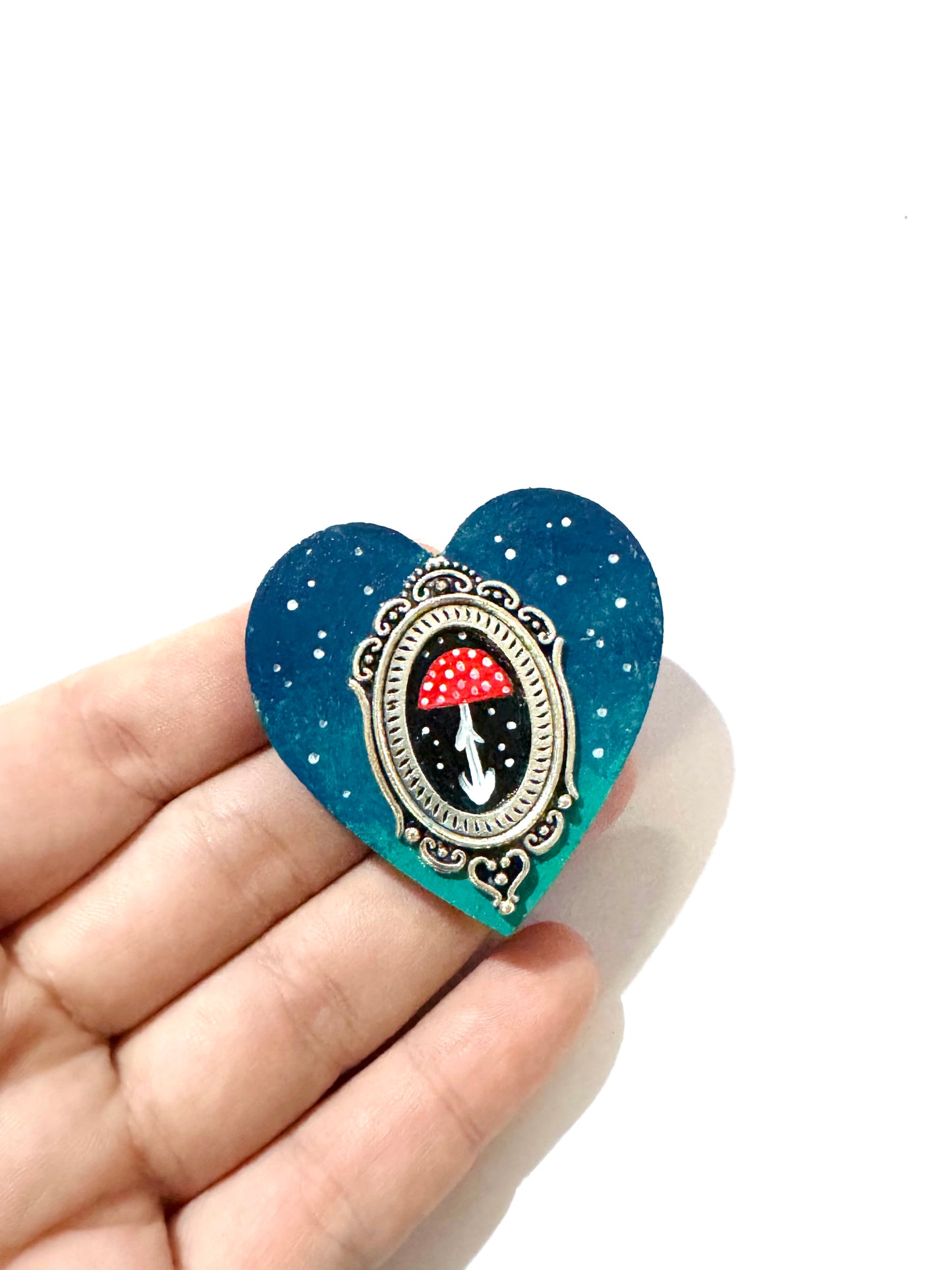 Hand-painted mini wood & steel heart MAGNET / Kézzel festett mini fa & fém szív MÁGNES