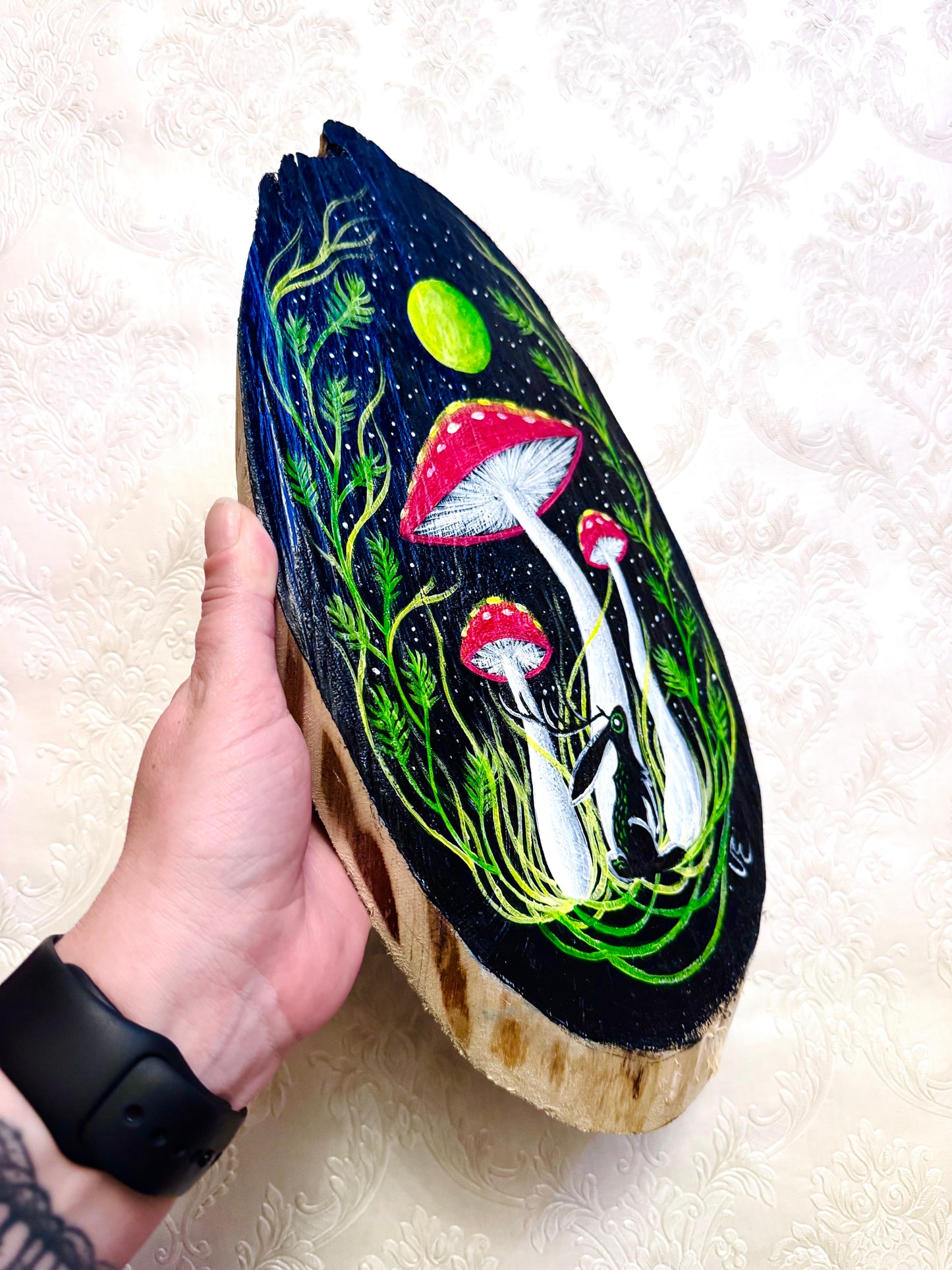 LARGE oval hand-painted wood slice / NAGY ovális kézzel festett fakorong