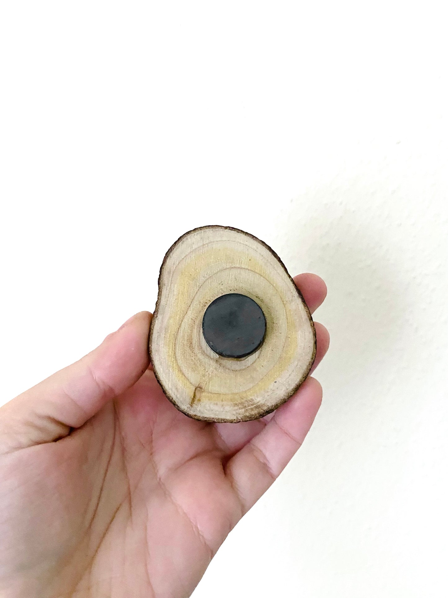 Hand-painted mini wood slice MAGNET / Kézzel festett mini fakorong mágnes