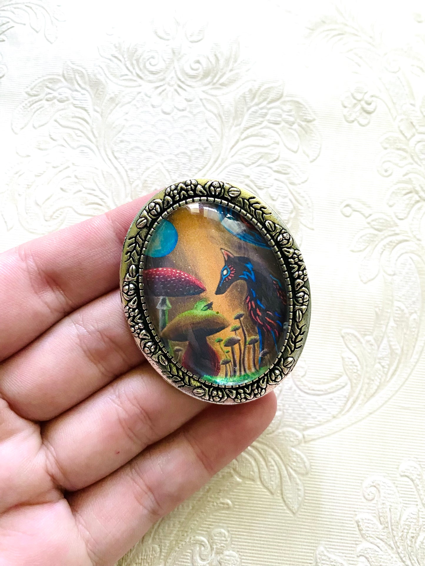 Große ovale Brosche (mit Ring) / Nagy, ovális bross egyedi grafikával (hurokkal)