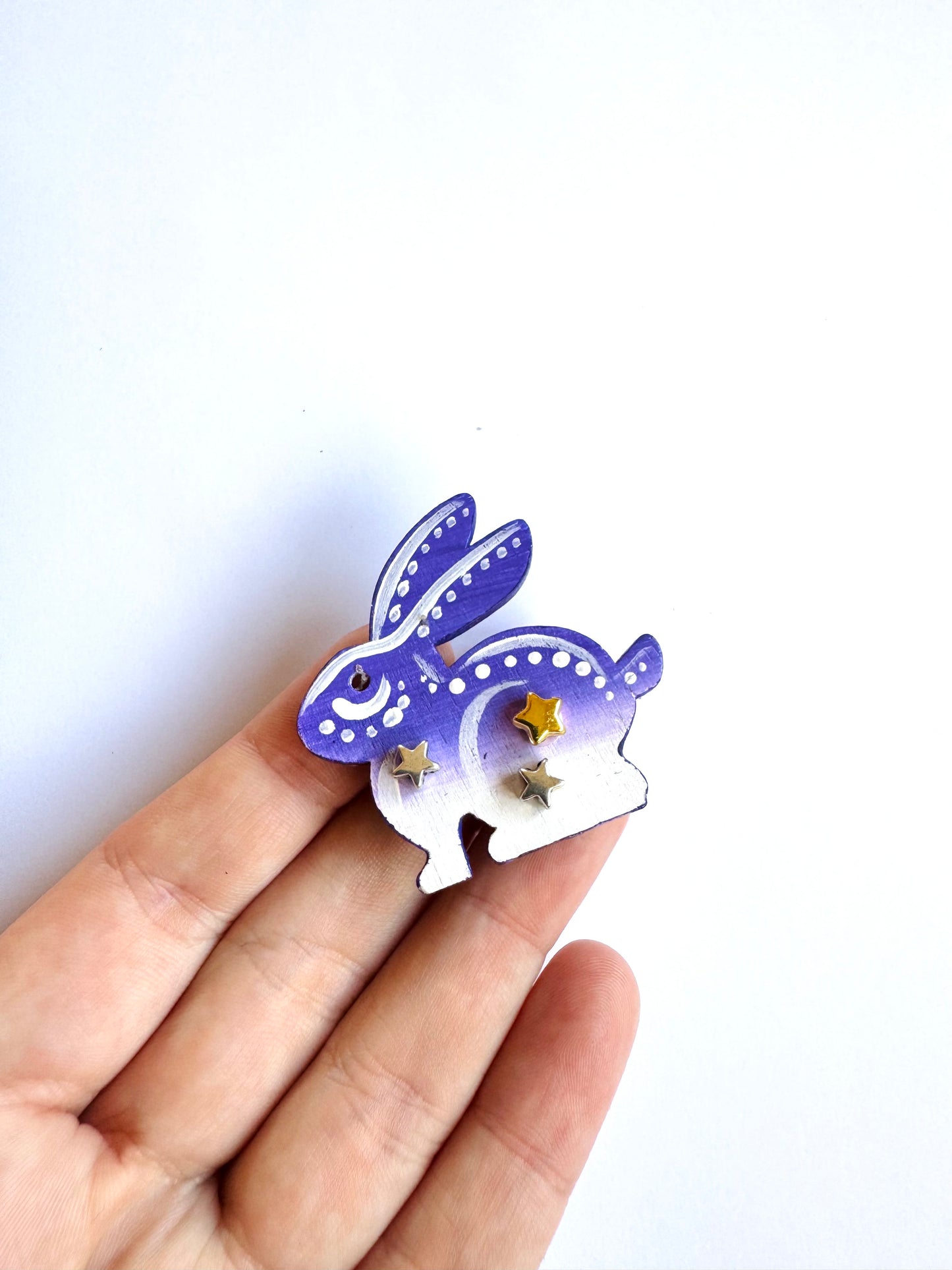 Hand-painted wooden mini rabbit brooch (Springcollection) / Kézzel festett mini fa nyuszi bross