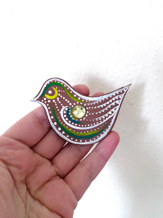 Hand-painted “gingerbread” bird magnet / Kézzel festett “mézeskalács” madárka mágnes