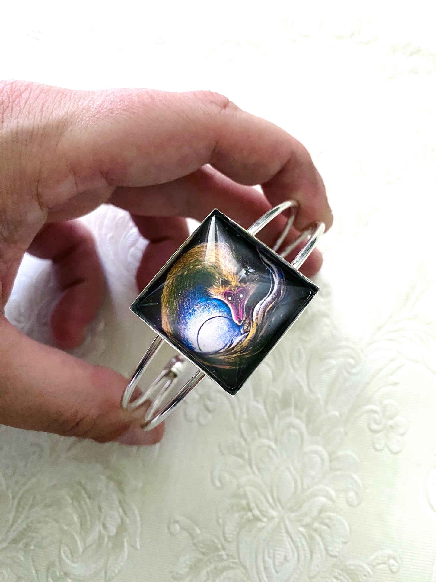 Square bracelet / Négyzetes karkötő egyedi grafikával