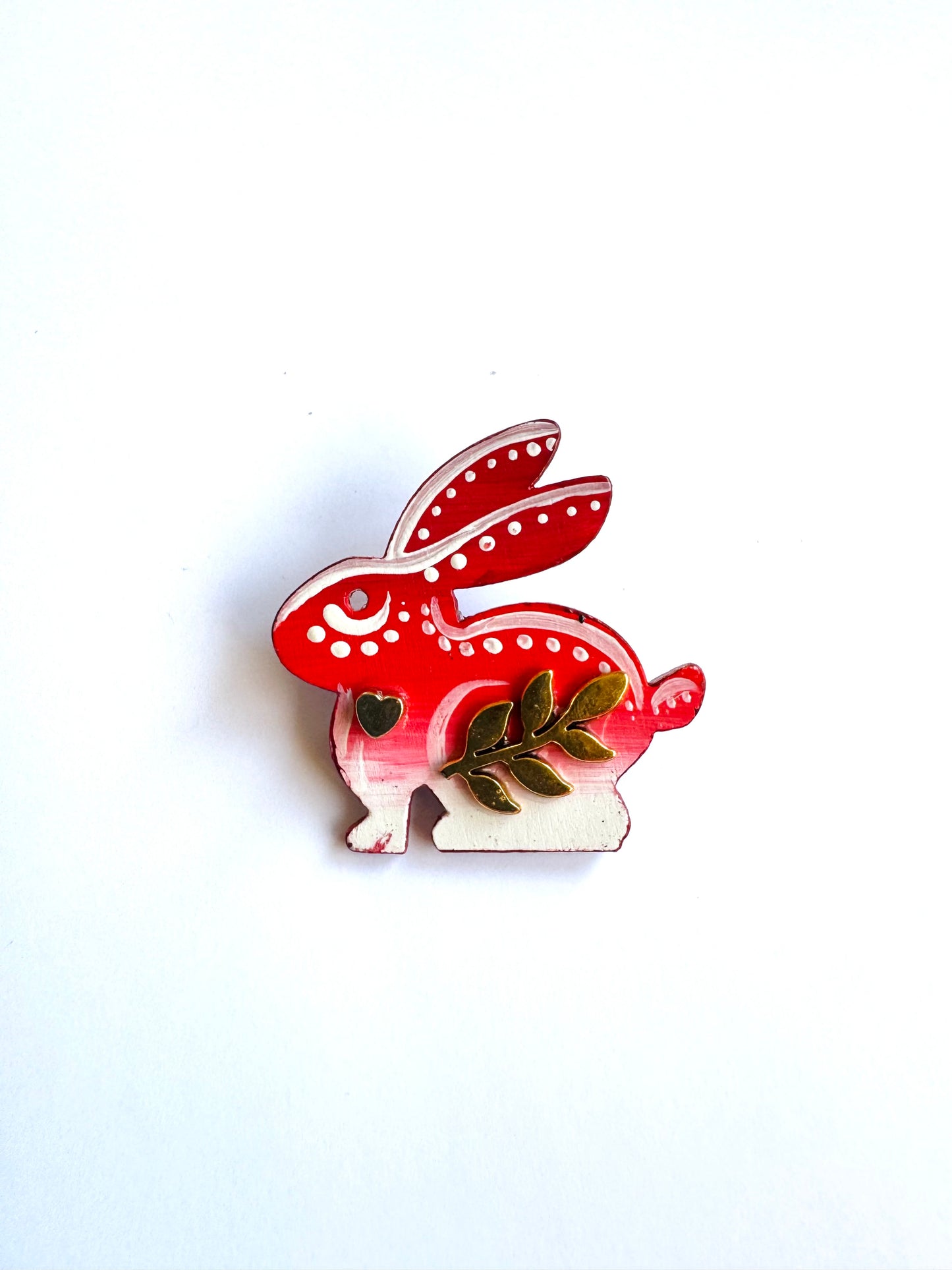 Hand-painted wooden mini rabbit brooch (Springcollection) / Kézzel festett mini fa nyuszi bross