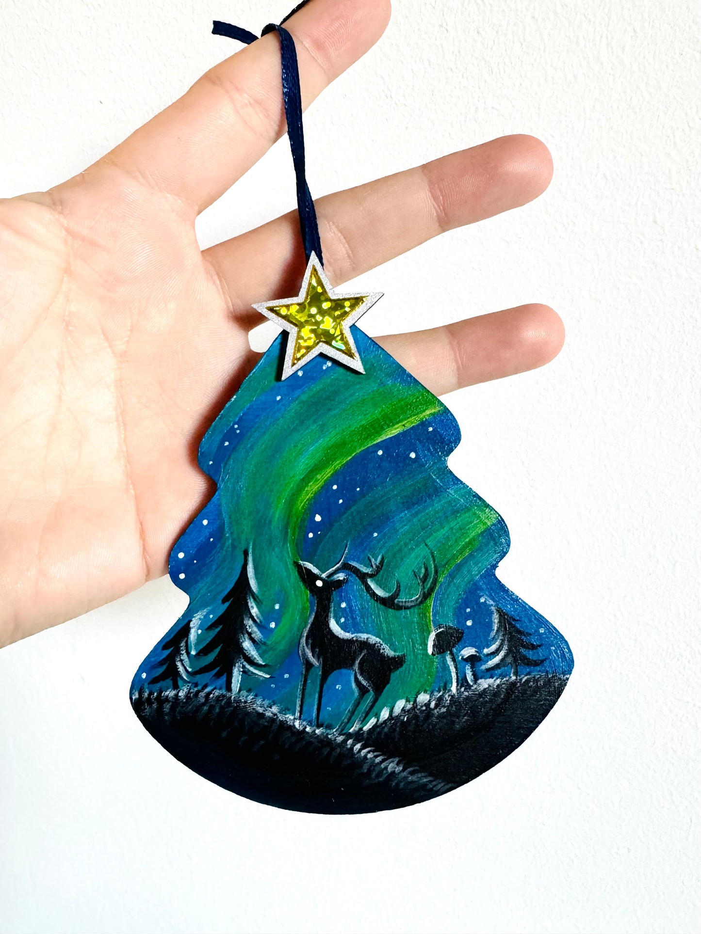 Hand-painted Christmas tree ornament / Kézzel festett karácsonyfa dísz