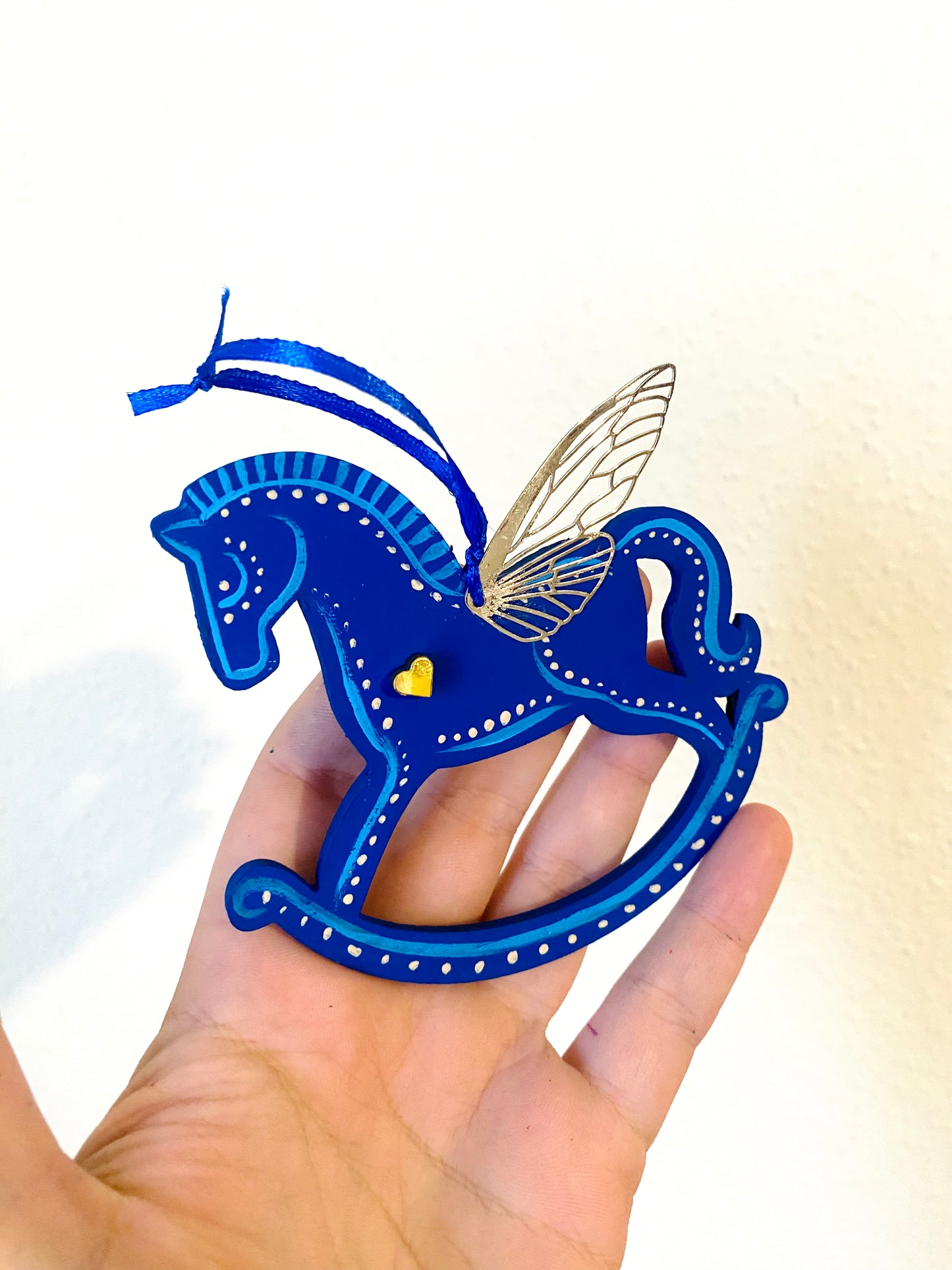 Hand-painted WINGED hintaló függő dísz / Kézzel festett szárnyas hintaló dísz