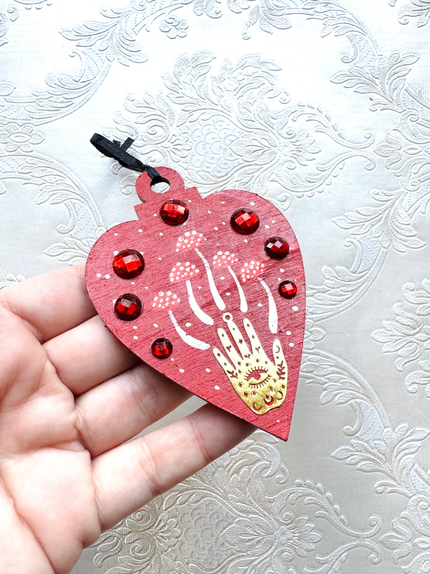 Hand-painted Christmas heart ornament / Kézzel festett karácsonyi szívecske dísz