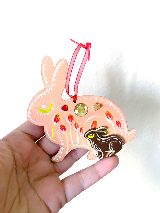 Hand-painted rabbit ornament / Kézzel festett nyuszi dísz