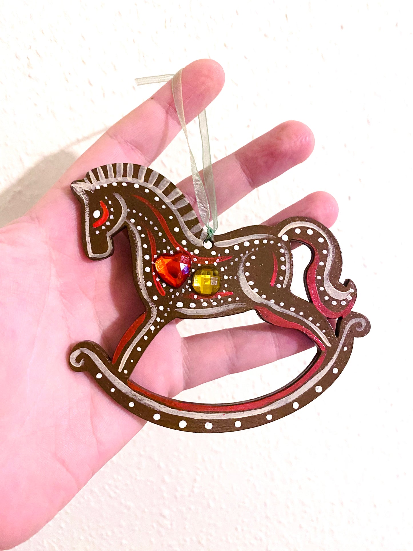Hand-painted “gingerbread” rocking horse ornament / Kézzel festett “mézeskalács” hintaló dísz