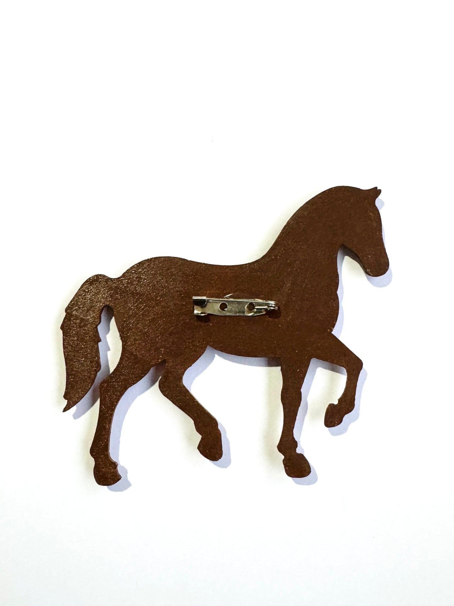Hand-painted wooden horse brooch (Springcollection) / Kézzel festett fa lovacska bross aranyfüsttel