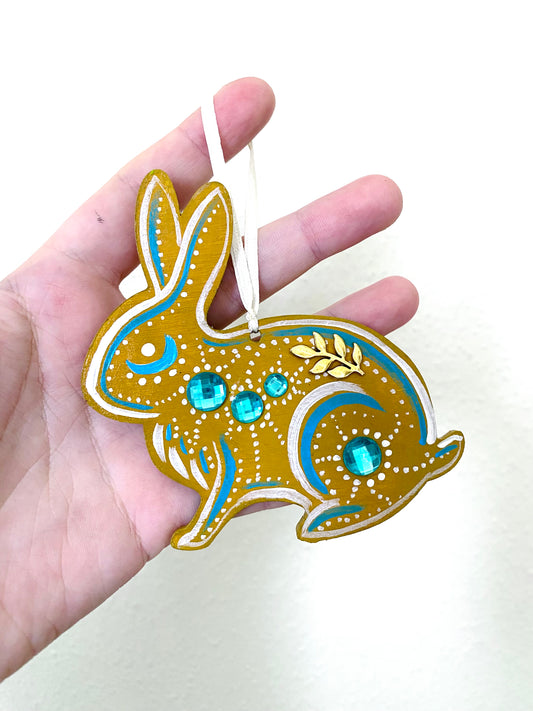 Hand-painted “gingerbread” rabbit ornament / Kézzel festett “mézeskalács” nyuszi dísz
