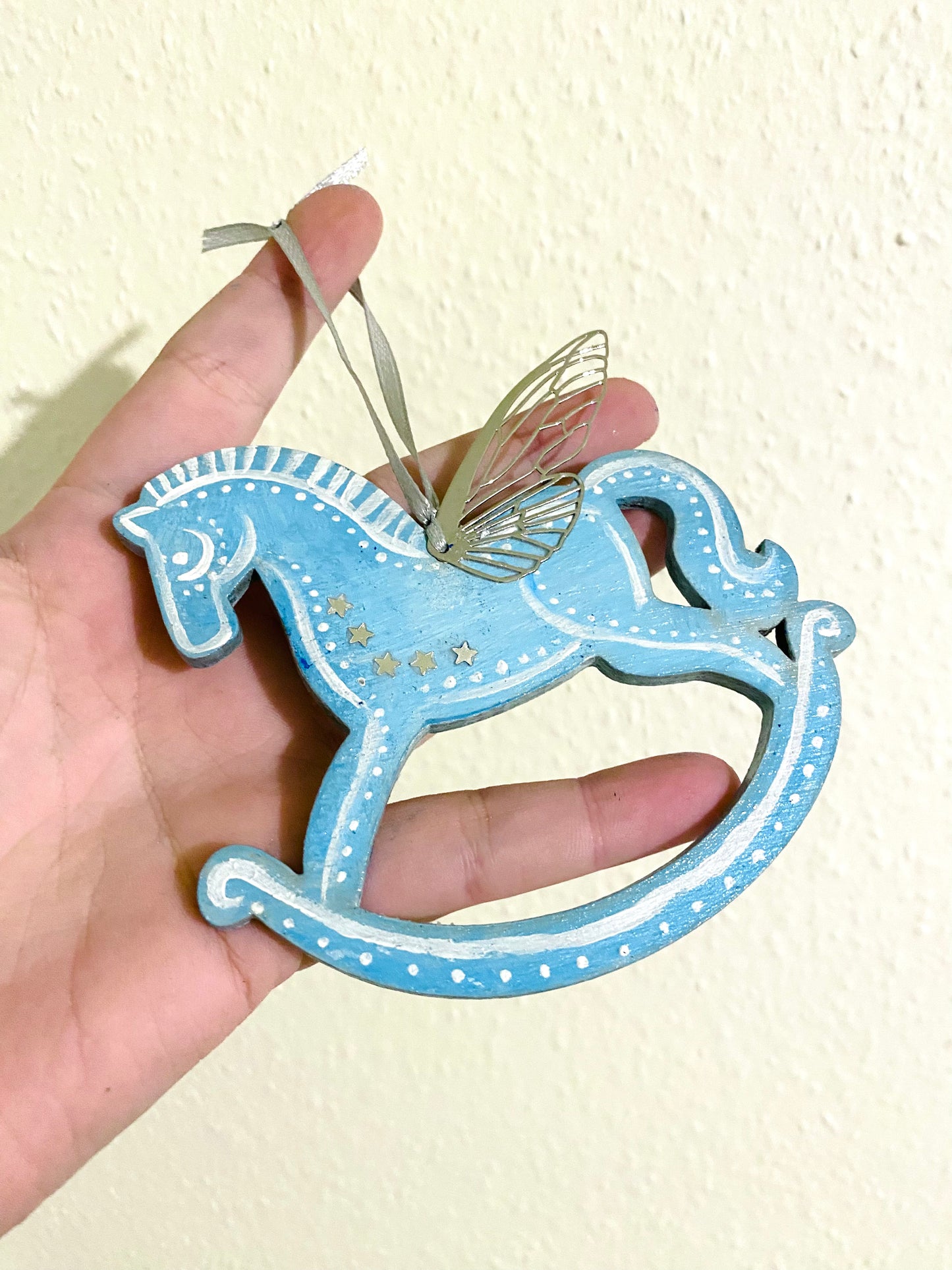 Hand-painted WINGED hintaló függő dísz / Kézzel festett szárnyas hintaló dísz