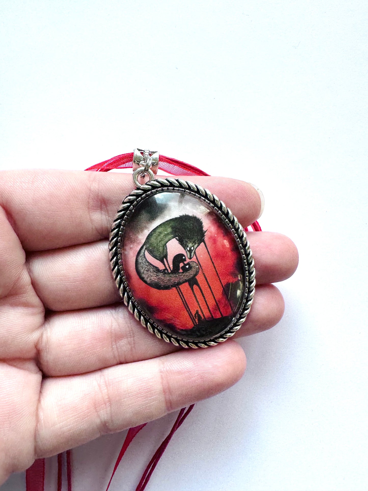 Big oval pendant / Nagy ovális medál egyedi grafikával