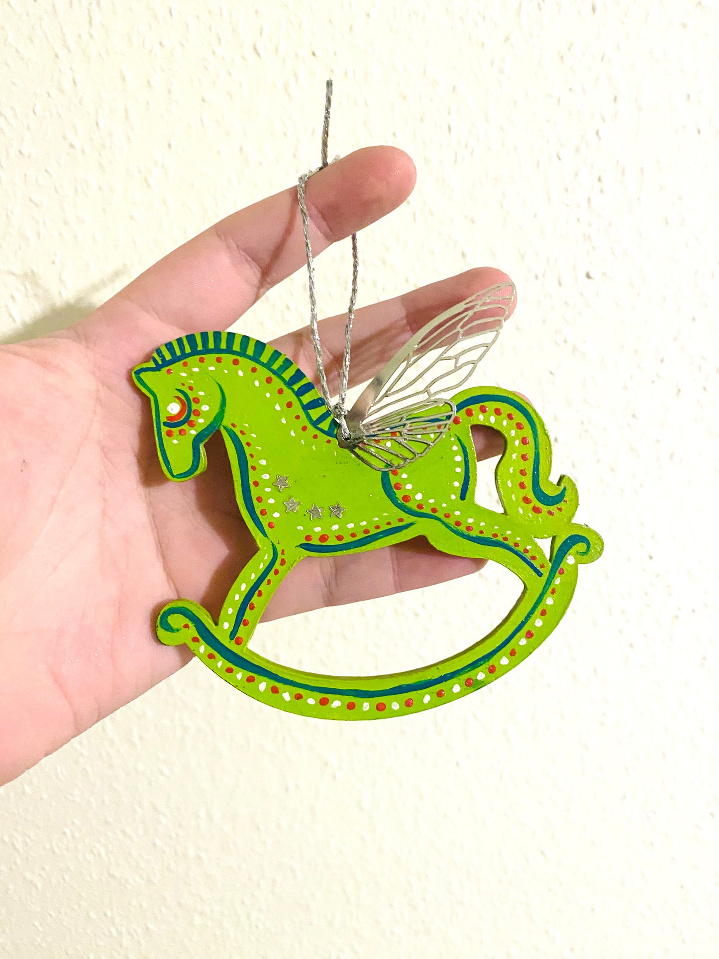 Hand-painted WINGED hintaló függő dísz / Kézzel festett szárnyas hintaló dísz
