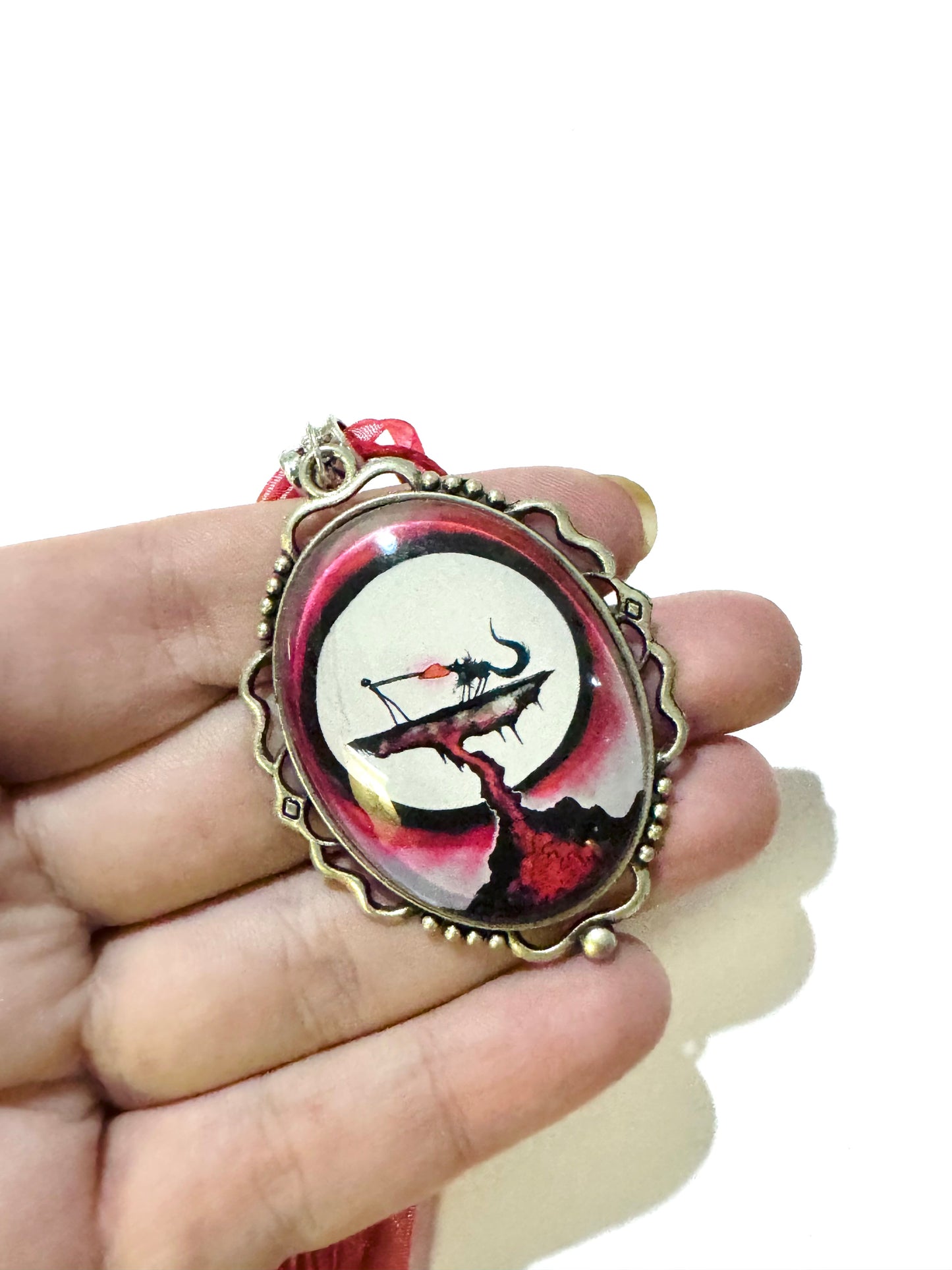 Big oval pendant / Nagy ovális medál egyedi grafikával