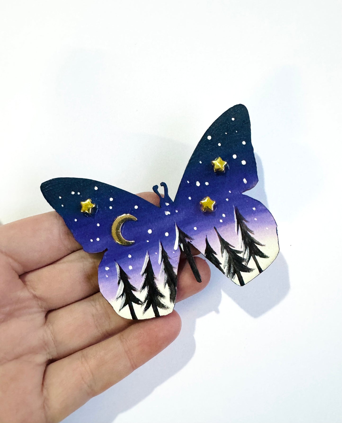 Hand-painted wooden butterfly brooch (Springcollection) / Kézzel festett fa pillangó bross