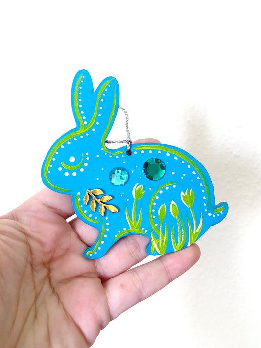Hand-painted rabbit ornament / Kézzel festett nyuszi dísz