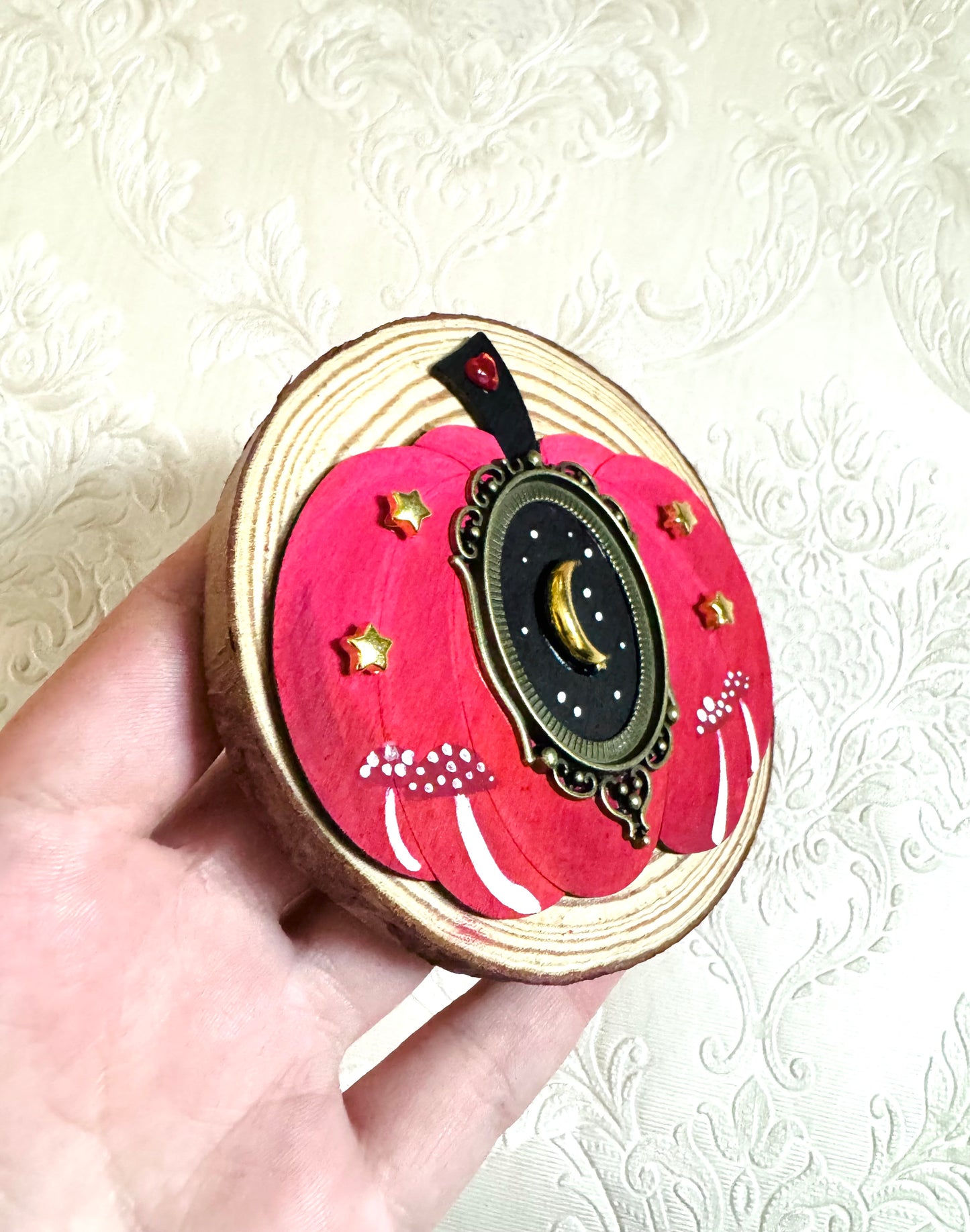 Hand-painted pumpkin wood slice MAGNET / Kézzel festett mini tökös fakorong mágnes