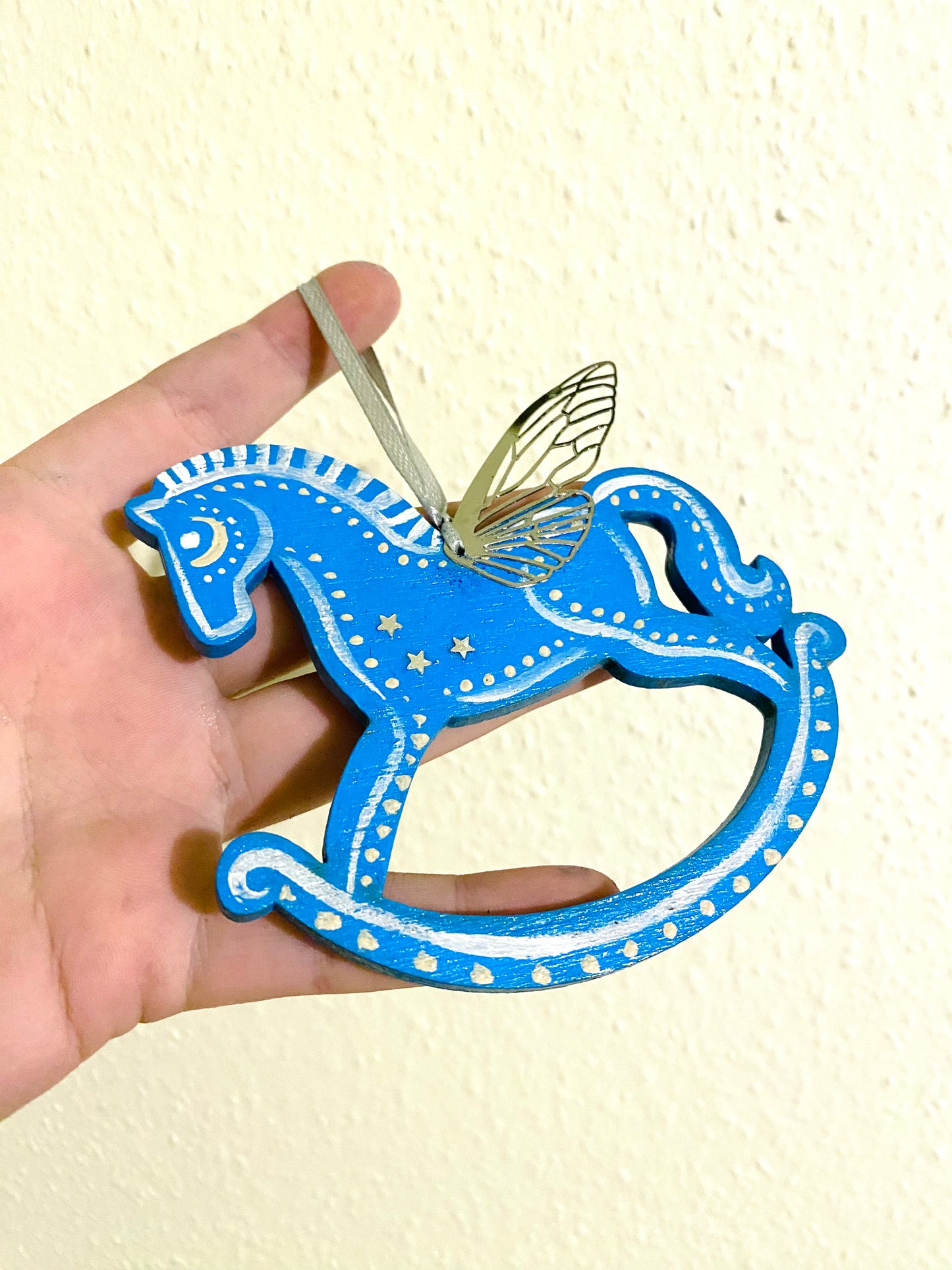 Hand-painted WINGED hintaló függő dísz / Kézzel festett szárnyas hintaló dísz