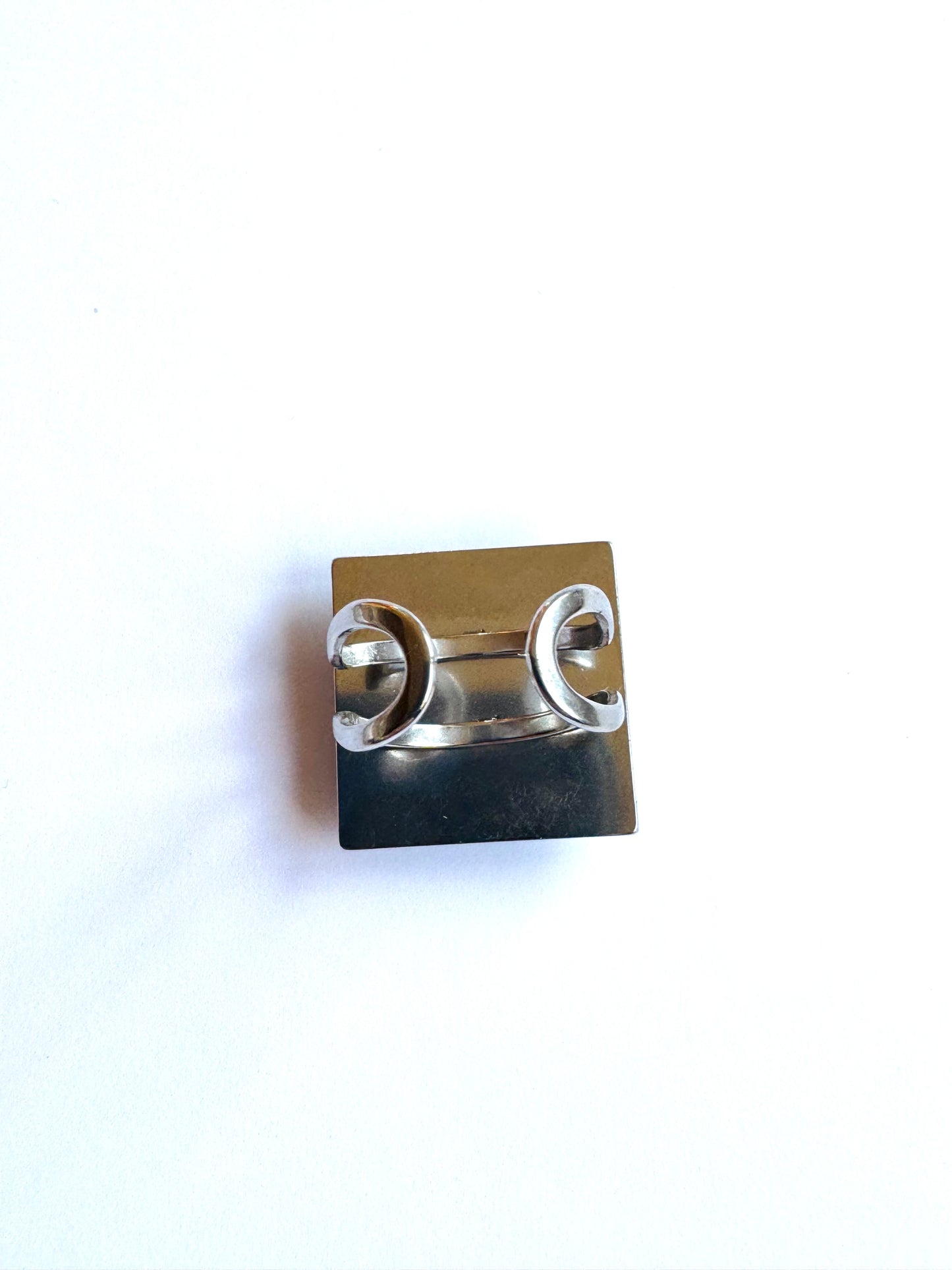 Square ring / Négyzetes gyűrű