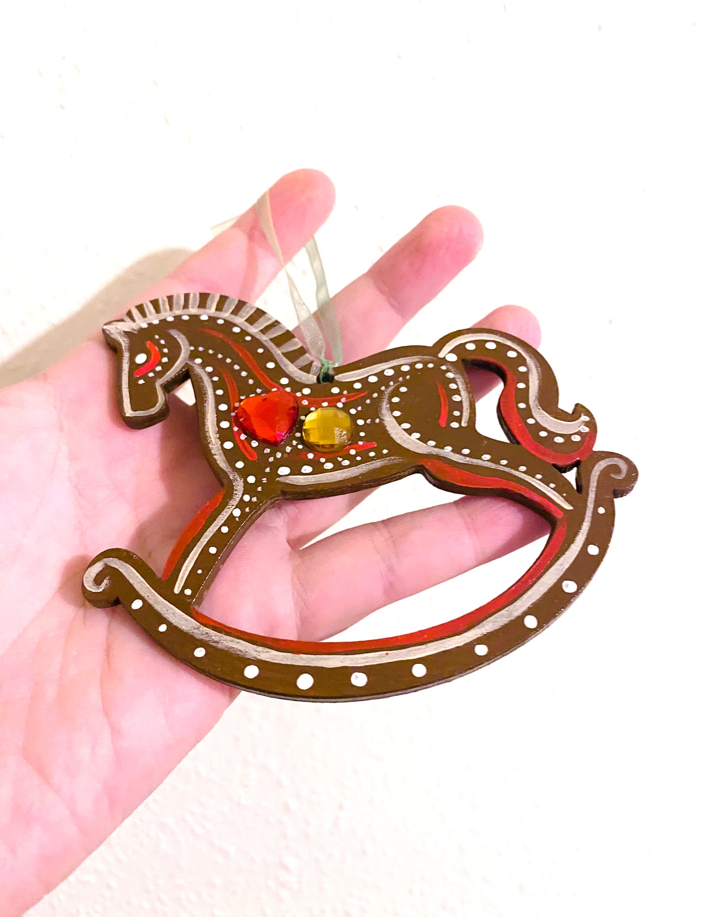 Hand-painted “gingerbread” rocking horse ornament / Kézzel festett “mézeskalács” hintaló dísz