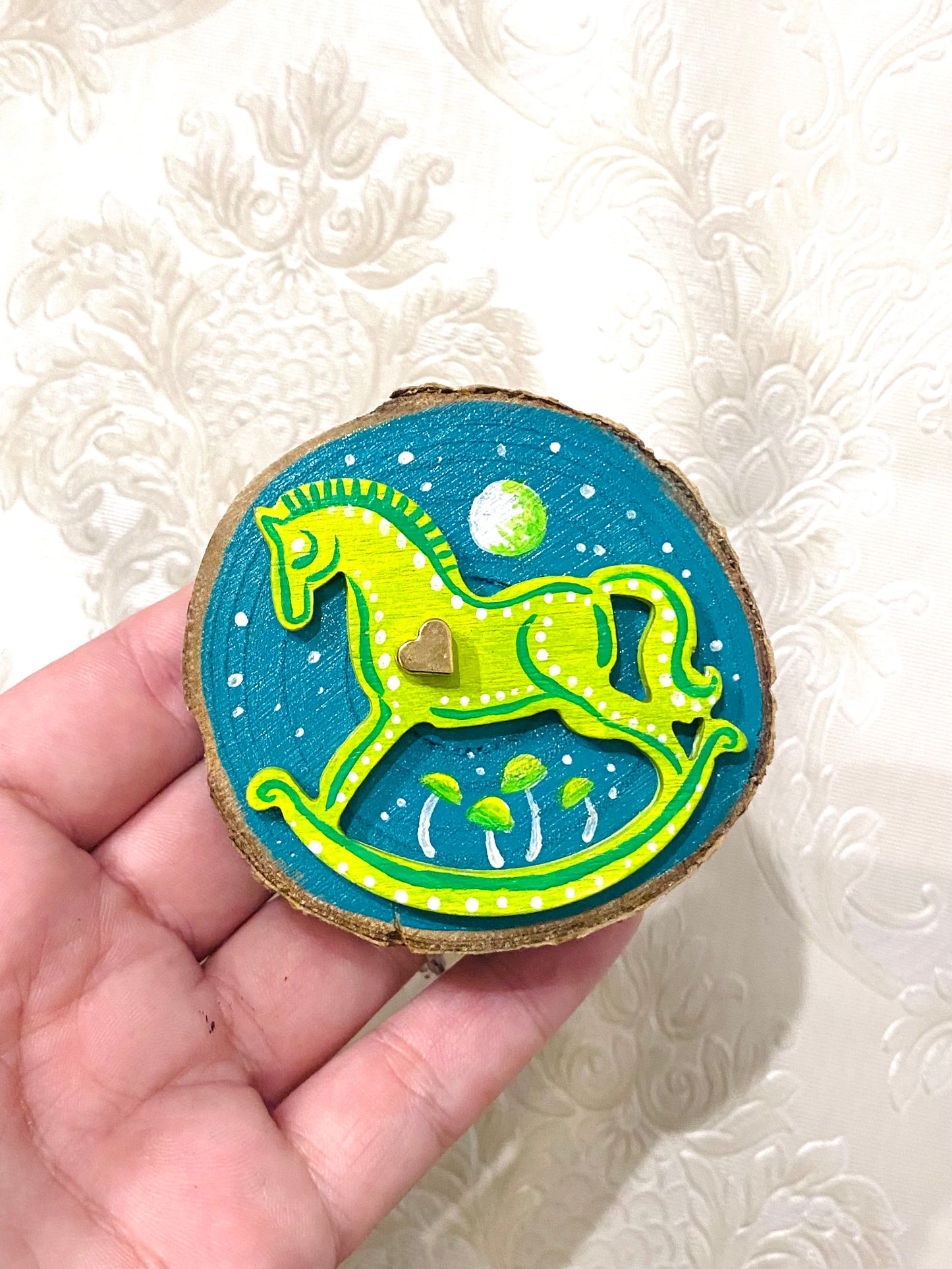Hand-painted mini wood slice MAGNET / Kézzel festett mini fakorong mágnes