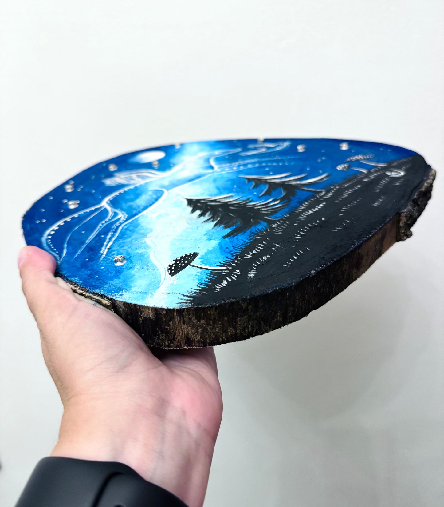 LARGE round hand-painted wood slice / NAGY kerek kézzel festett fakorong