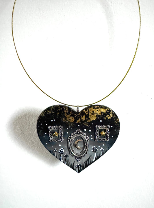Hand-painted wooden magic heart pendant (Springcollection) / Kézzel festett fa varázsszív medál aranyfüsttel