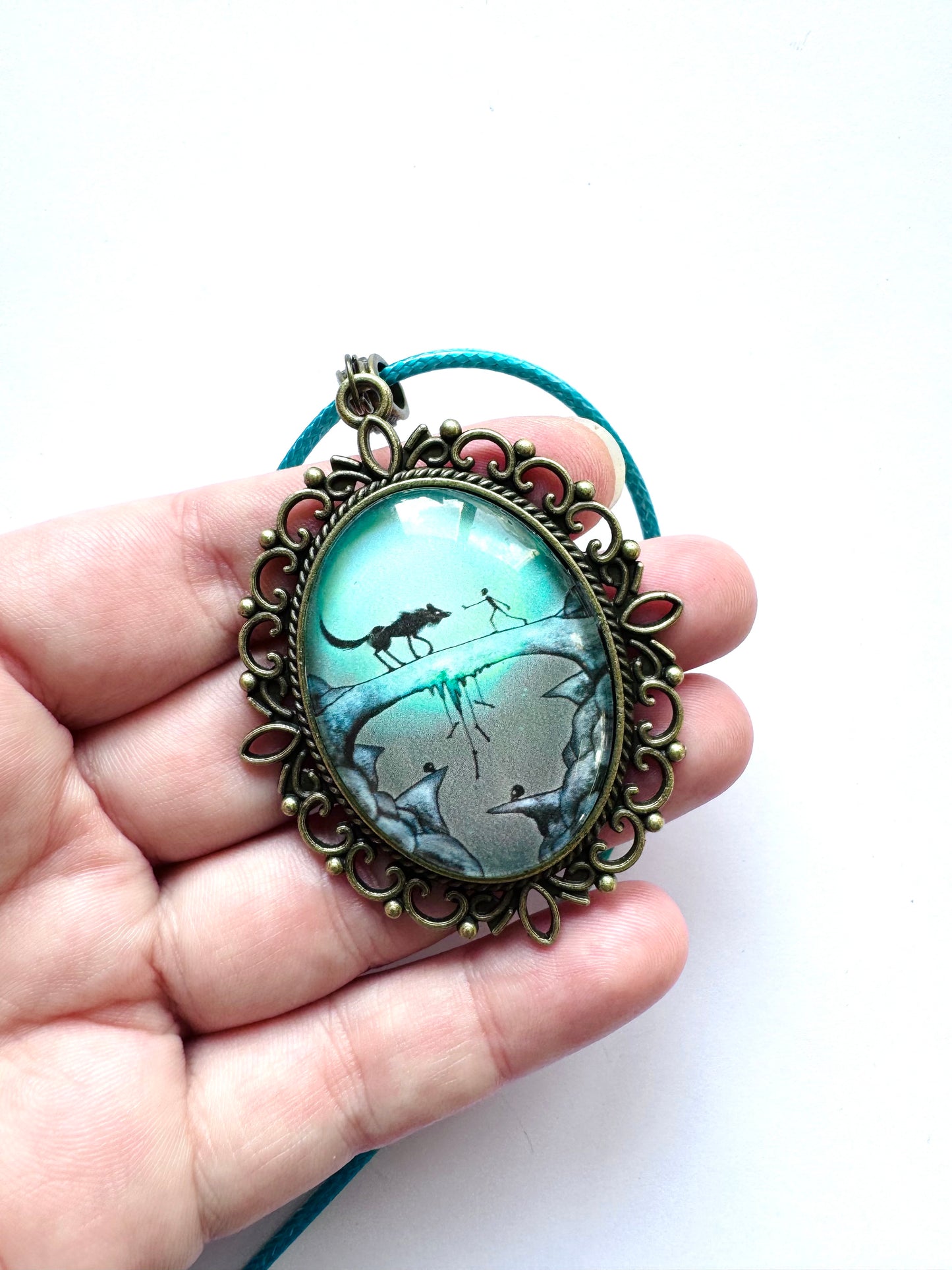 Big oval pendant / Nagy ovális medál egyedi grafikával