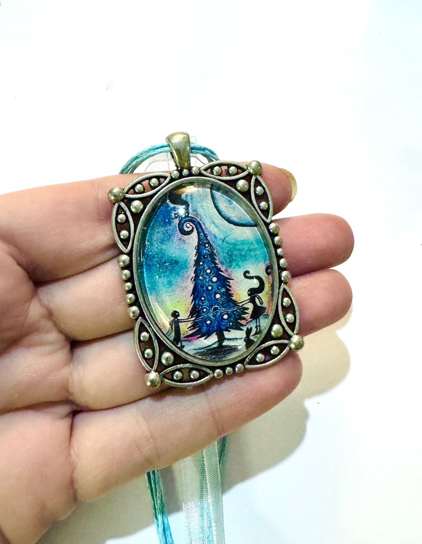 Big oval pendant / Nagy ovális medál egyedi grafikával