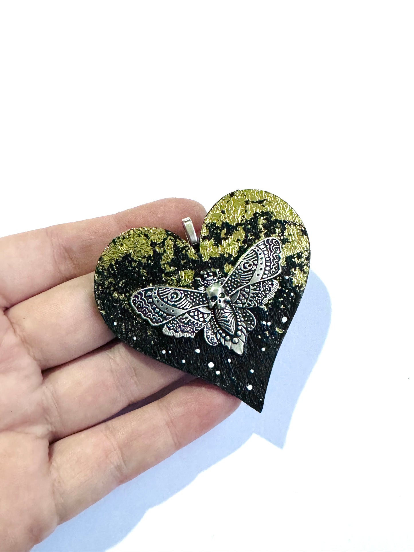 Hand-painted 2 in 1 wooden magic heart pendant/ brooch (Springcollection) / Kézzel festett fa varázsszív 2 in 1 medál/bross aranyfüsttel