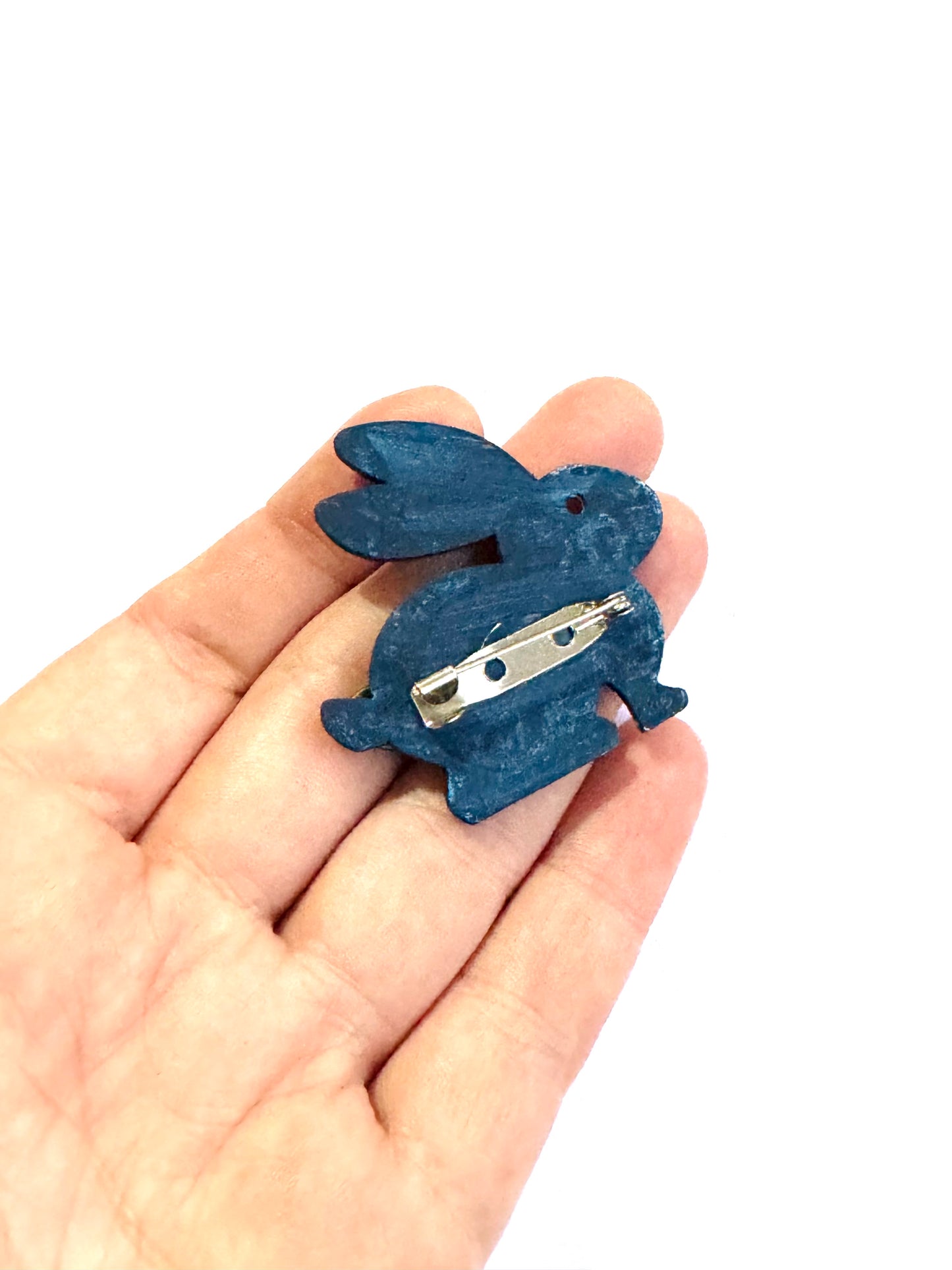 Hand-painted wooden mini rabbit brooch (Springcollection) / Kézzel festett mini fa nyuszi bross