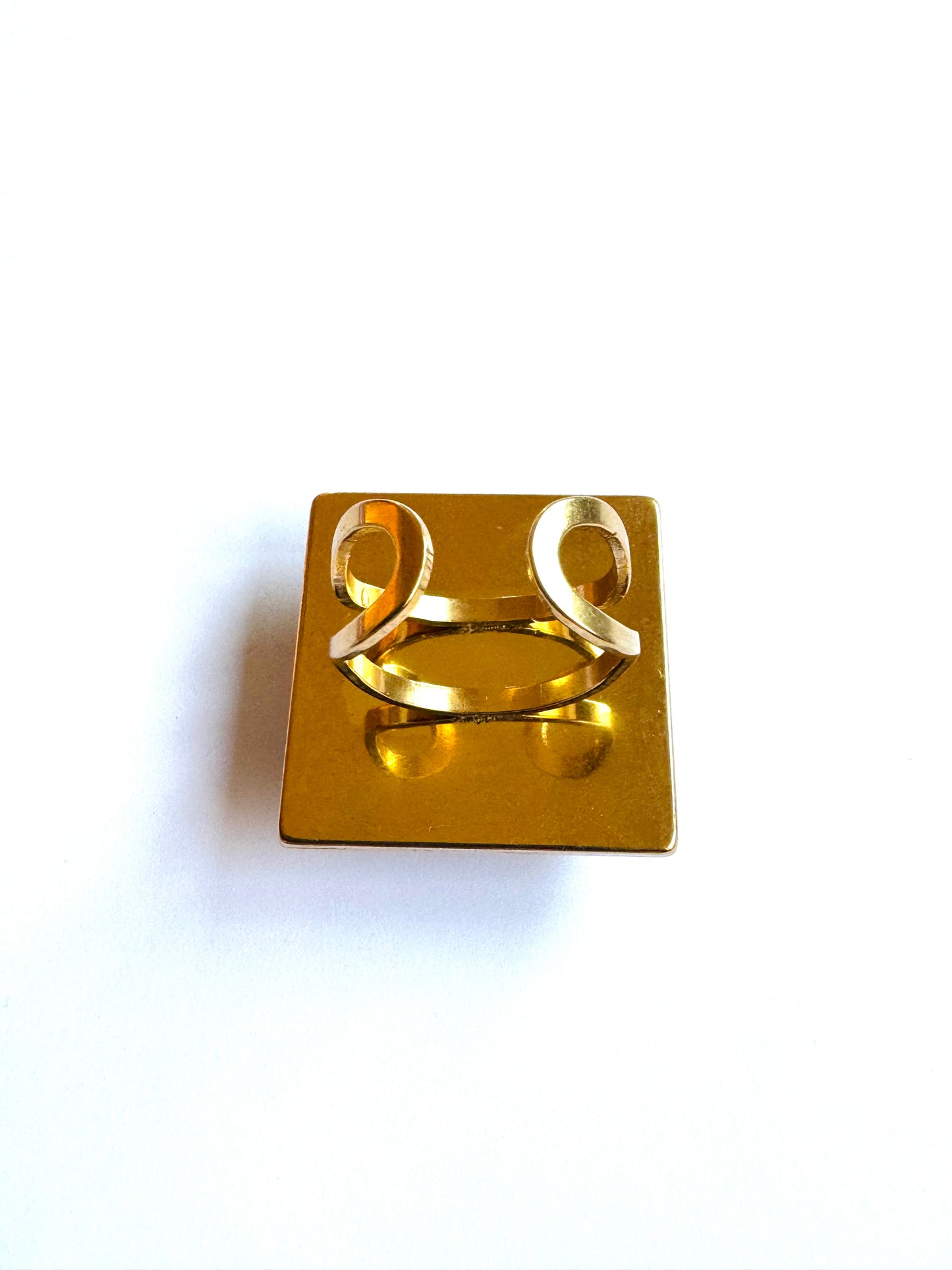 Square ring / Négyzetes gyűrű