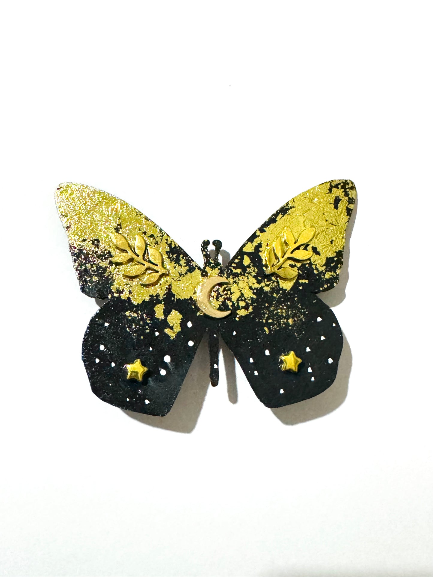 Hand-painted wooden butterfly brooch (Springcollection) / Kézzel festett fa pillangó bross