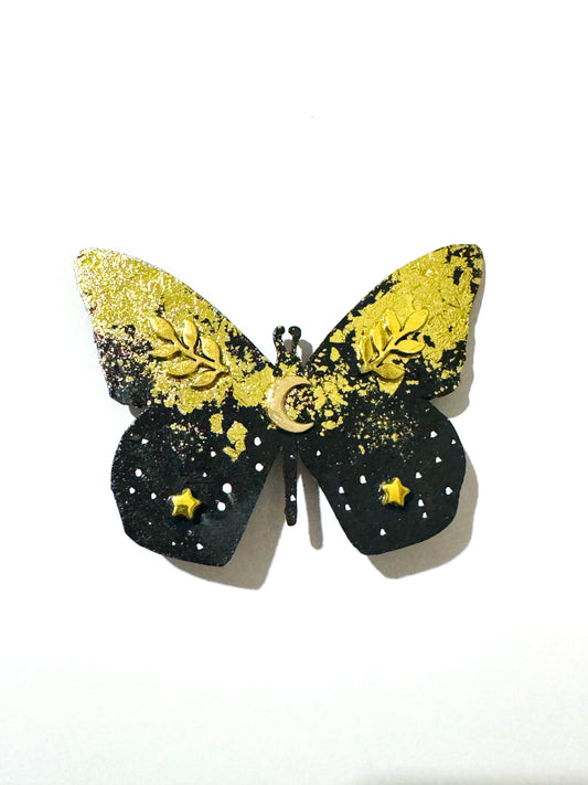 Hand-painted wooden butterfly brooch (Springcollection) / Kézzel festett fa pillangó bross