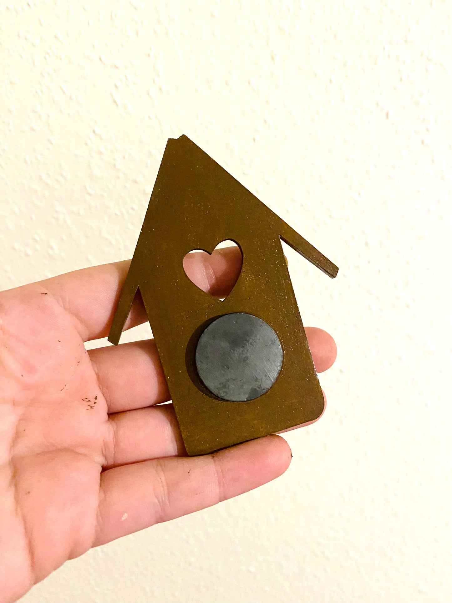 Hand-painted “gingerbread” house magnet / Kézzel festett “mézeskalács” házikó mágnes