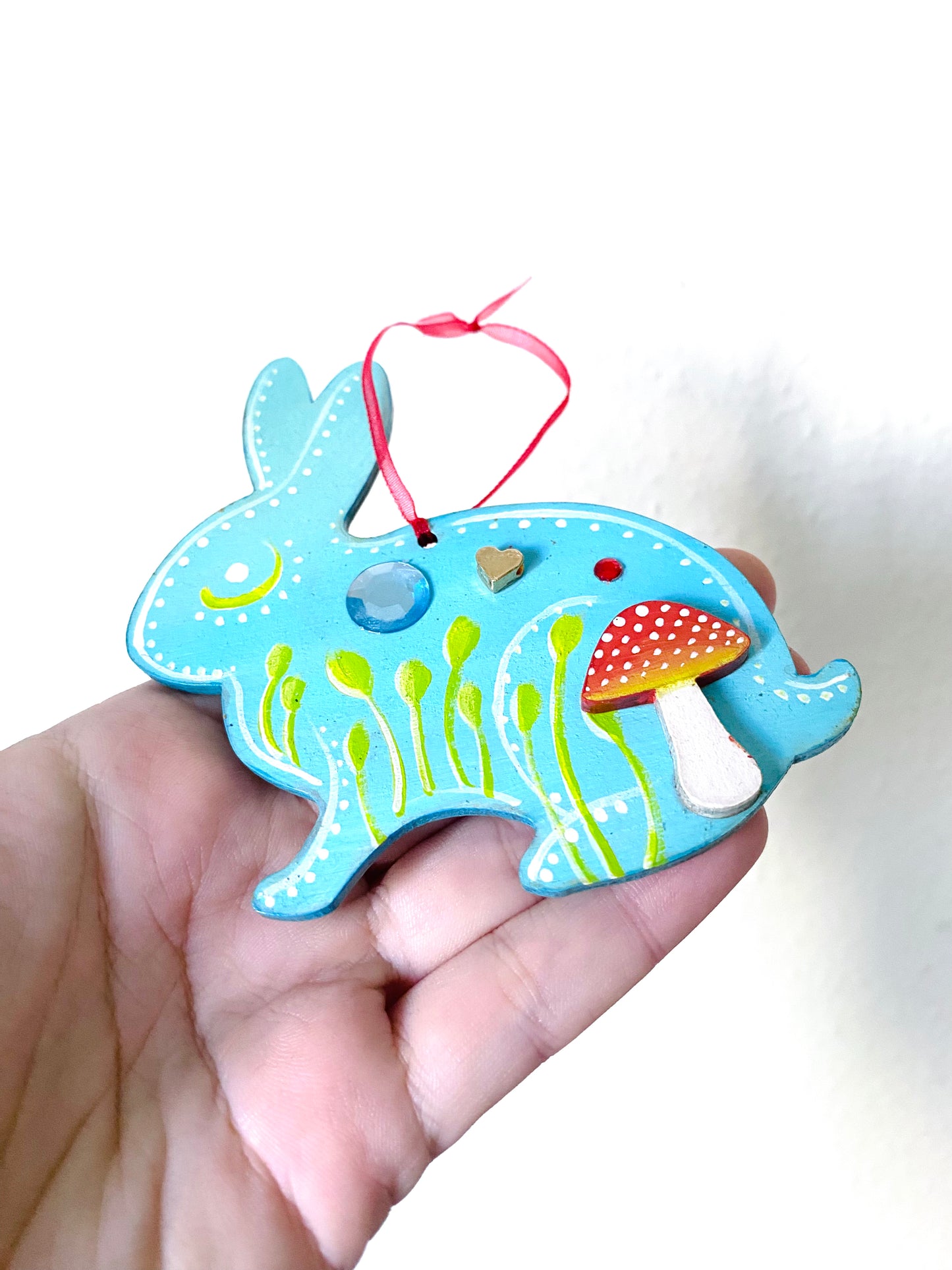 Hand-painted rabbit ornament / Kézzel festett nyuszi dísz