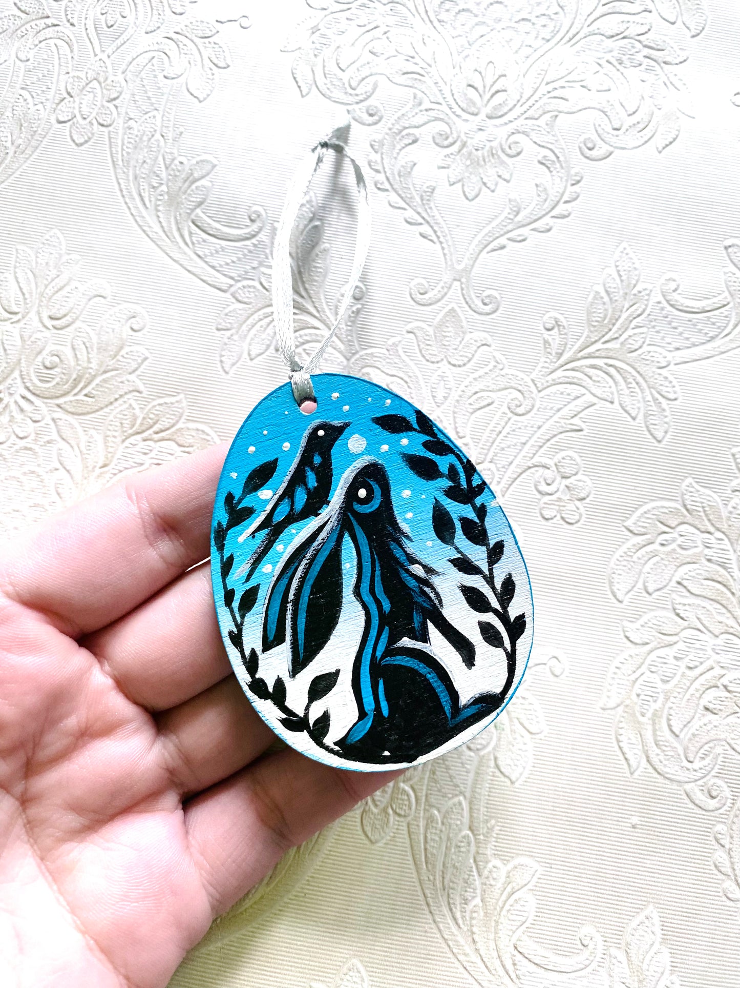 Hand-painted hanging egg ornament / Kézzel festett akasztós tojás dísz