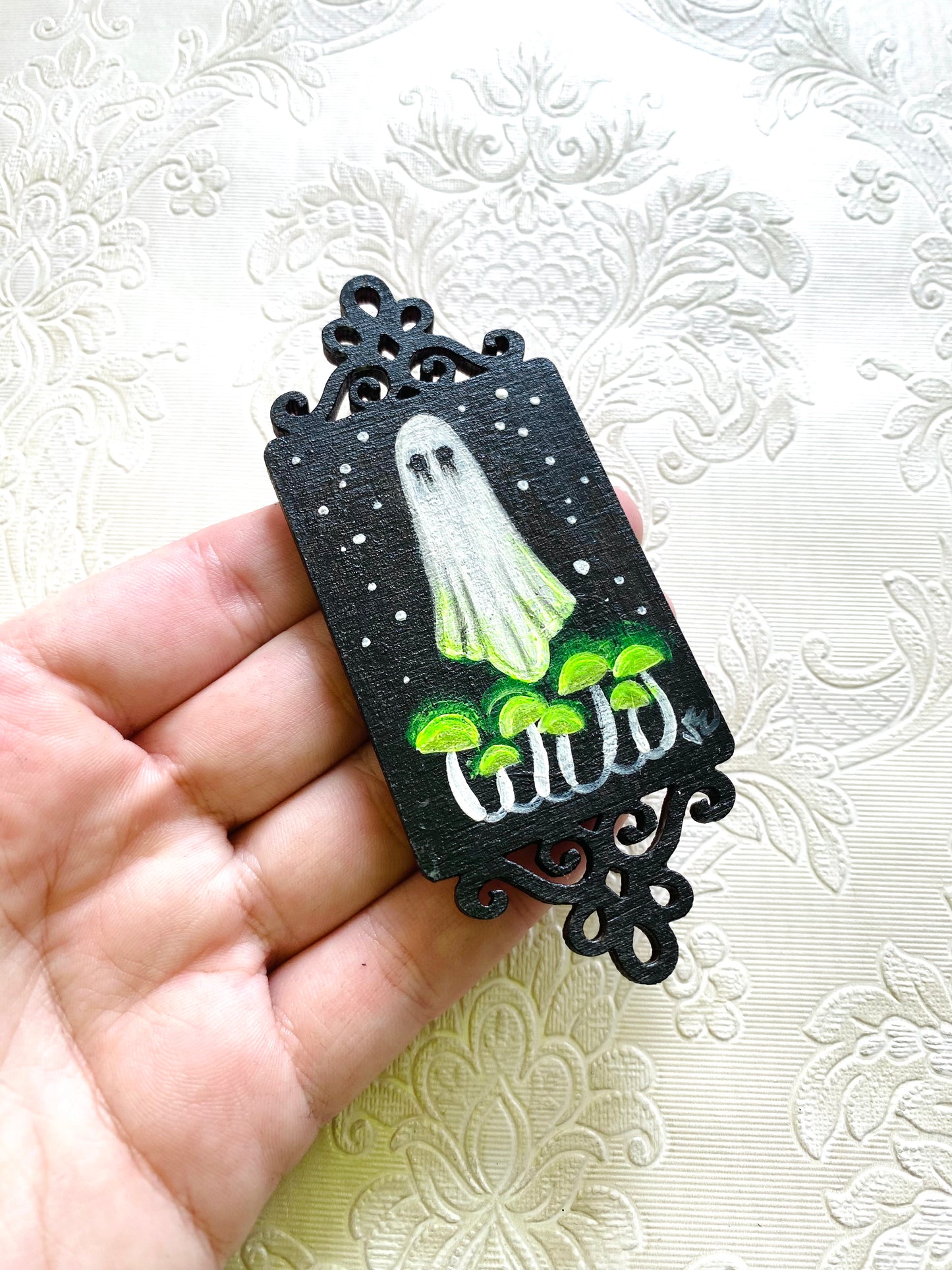 Hand-painted ghostie magnet / Kézzel festett szellem mágnes