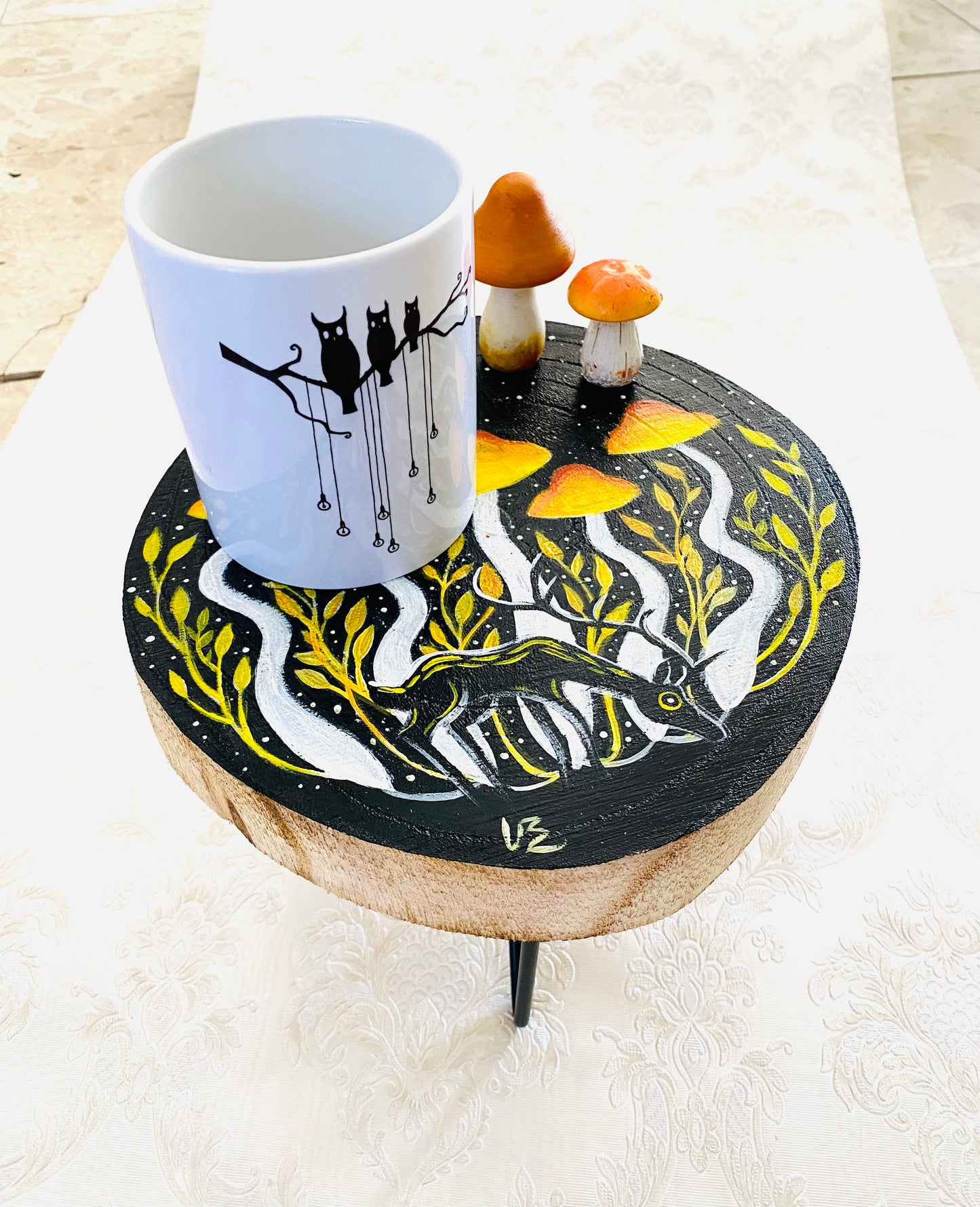 Miniaturtisch/Ständer / Mini fakorong asztalka