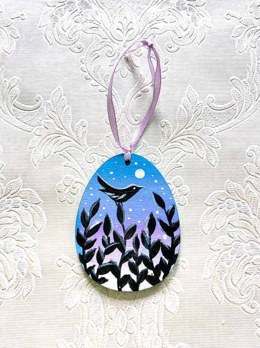 Hand-painted hanging egg ornament / Kézzel festett akasztós tojás dísz