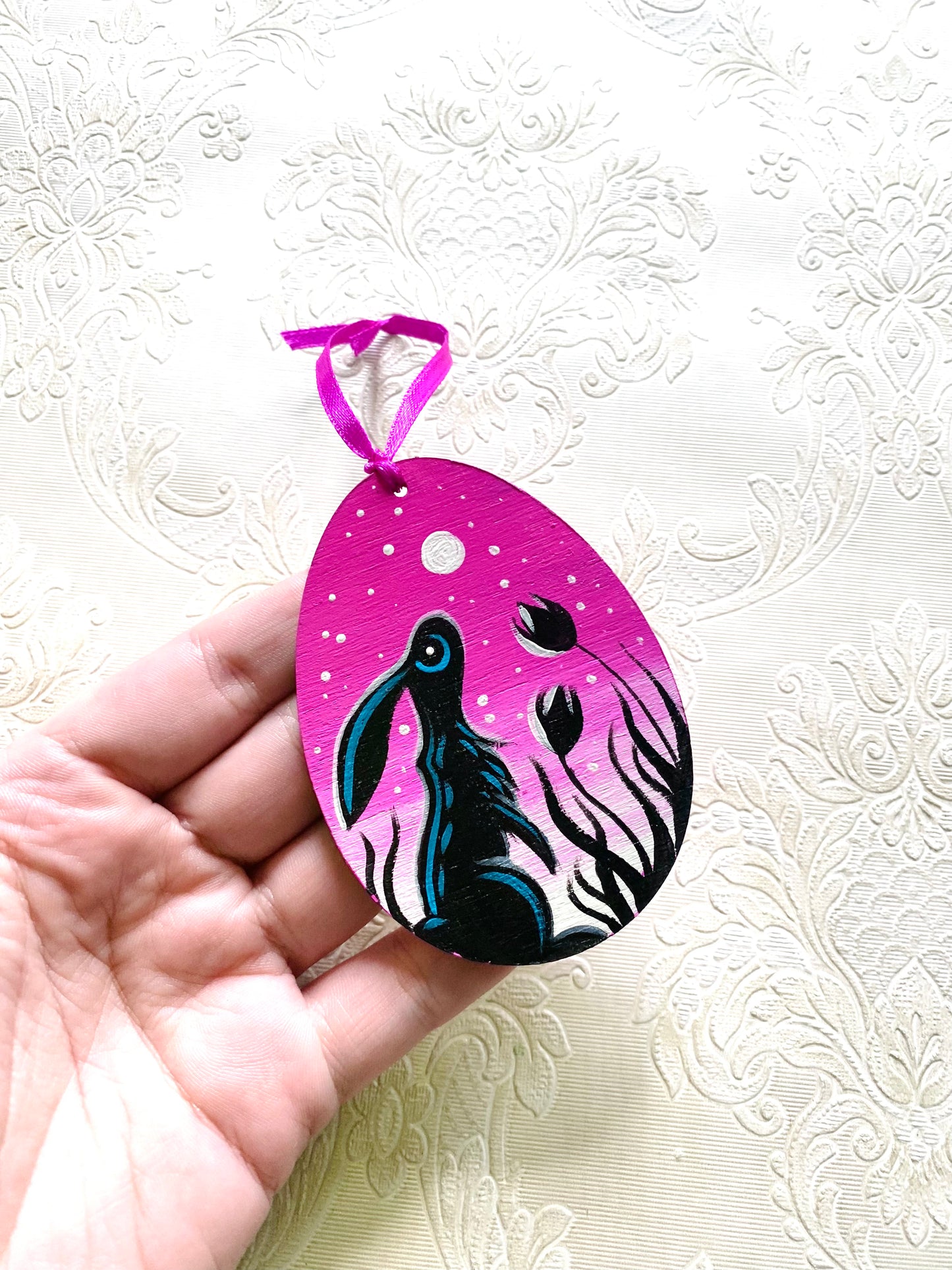 Hand-painted hanging egg ornament / Kézzel festett akasztós tojás dísz