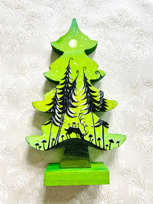 Hand-painted pine tree figurine SMALLER / Kézzel festett fenyőfa figura KISEBB
